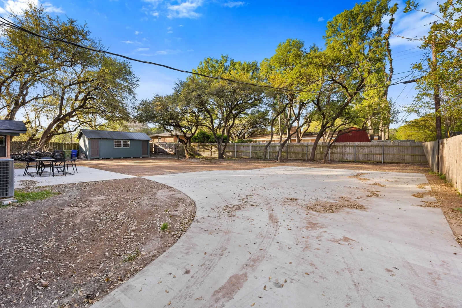 Single Family Residence For Sale in Mc Lennan County , 2324 Wooded Acres Drive, Waco, Texas 76710, 4 Bedroom, 3 Bathroom, Garage spaces, 2,921 Sqft, built in 1957, mls#21214946, Real Estate Agent in Waco, Homes For Sale in Mc Lennan county, Homes For Sale in Waco, Realtor in Waco Texas, Real Estate Brokerage Independent Realty Texas, Luminita Cordes Realtor