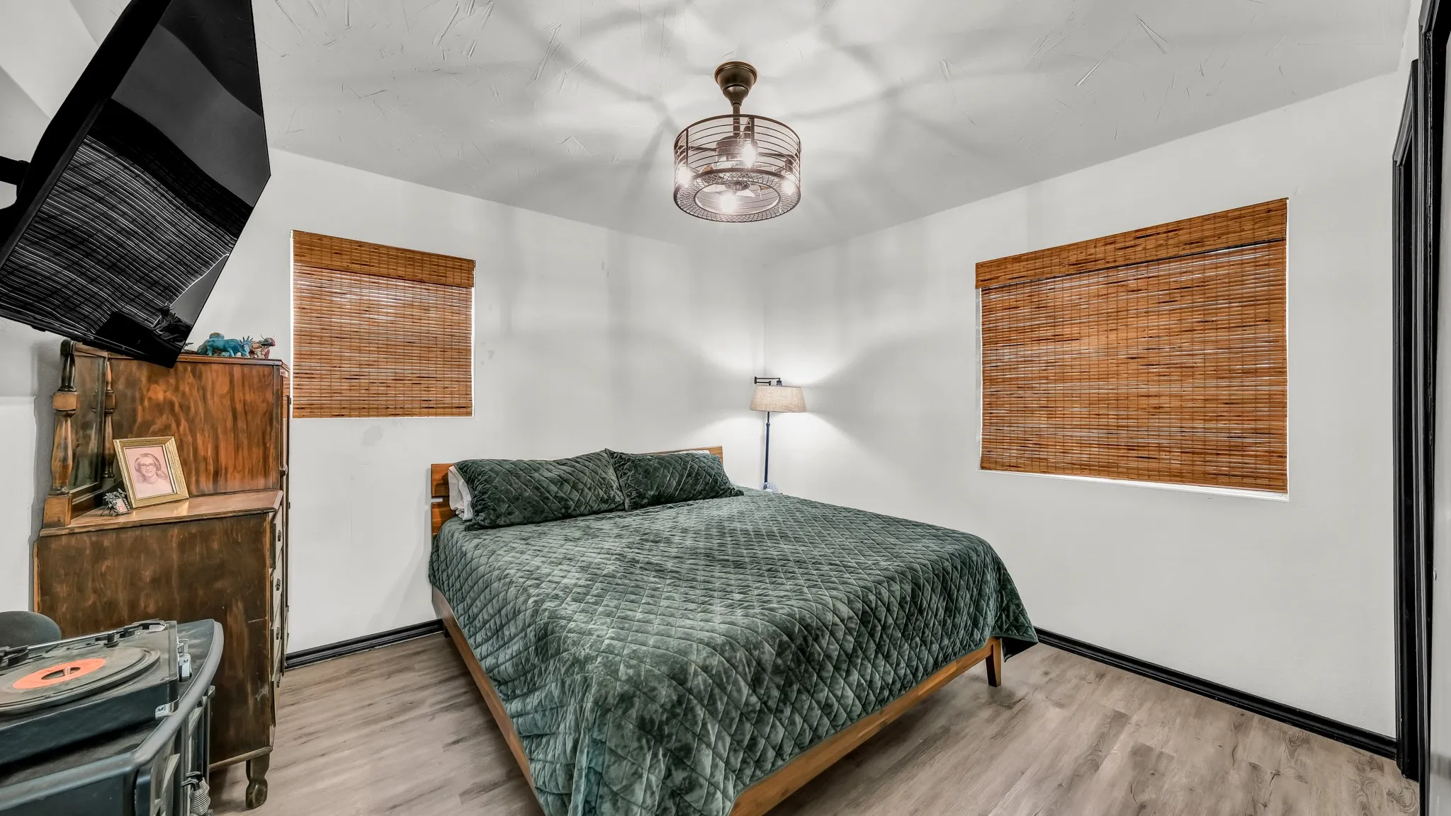 Single Family Residence For Sale in Parker County , 344 Hillcroft Drive, Weatherford, Texas 76087, 4 Bedroom, 2 Bathroom, Garage spaces, 1,152 Sqft, built in 1997, mls#21217802, Real Estate Agent in Weatherford, Homes For Sale in Parker county, Homes For Sale in Weatherford, Realtor in Weatherford Texas, Real Estate Brokerage Independent Realty Texas, Luminita Cordes Realtor