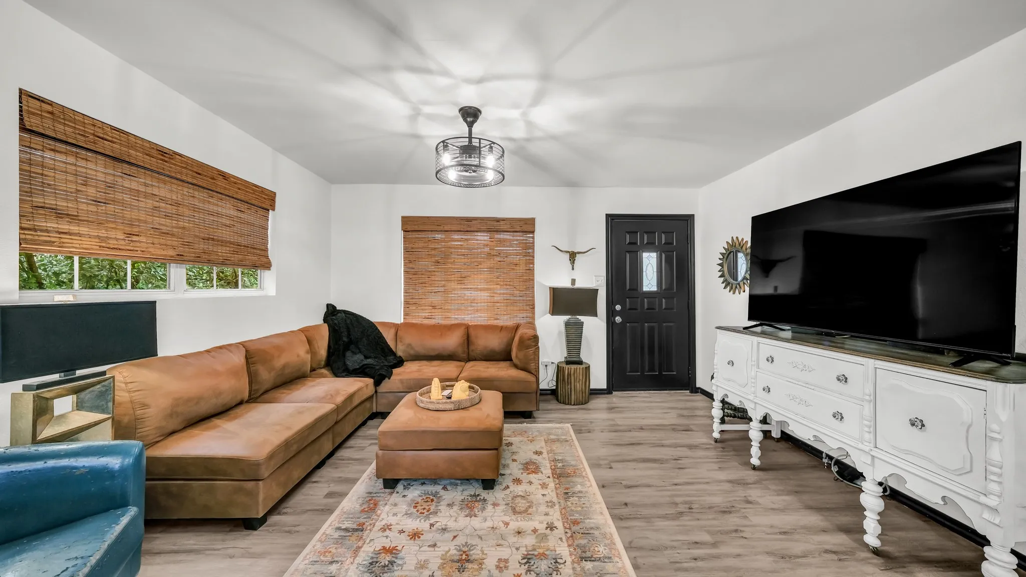 Single Family Residence For Sale in Parker County , 344 Hillcroft Drive, Weatherford, Texas 76087, 4 Bedroom, 2 Bathroom, Garage spaces, 1,152 Sqft, built in 1997, mls#21217802, Real Estate Agent in Weatherford, Homes For Sale in Parker county, Homes For Sale in Weatherford, Realtor in Weatherford Texas, Real Estate Brokerage Independent Realty Texas, Luminita Cordes Realtor