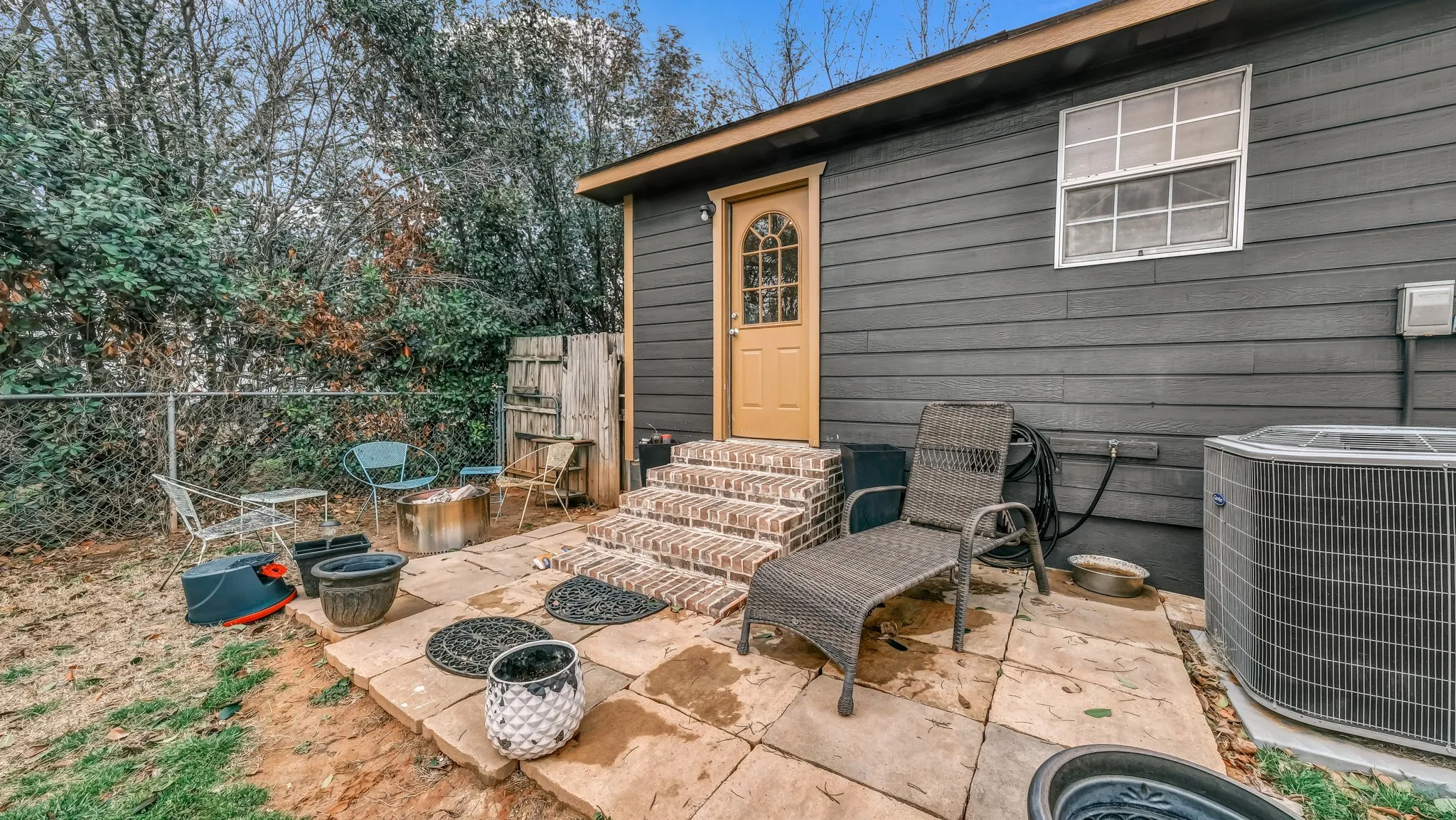 Single Family Residence For Sale in Parker County , 344 Hillcroft Drive, Weatherford, Texas 76087, 4 Bedroom, 2 Bathroom, Garage spaces, 1,152 Sqft, built in 1997, mls#21217802, Real Estate Agent in Weatherford, Homes For Sale in Parker county, Homes For Sale in Weatherford, Realtor in Weatherford Texas, Real Estate Brokerage Independent Realty Texas, Luminita Cordes Realtor