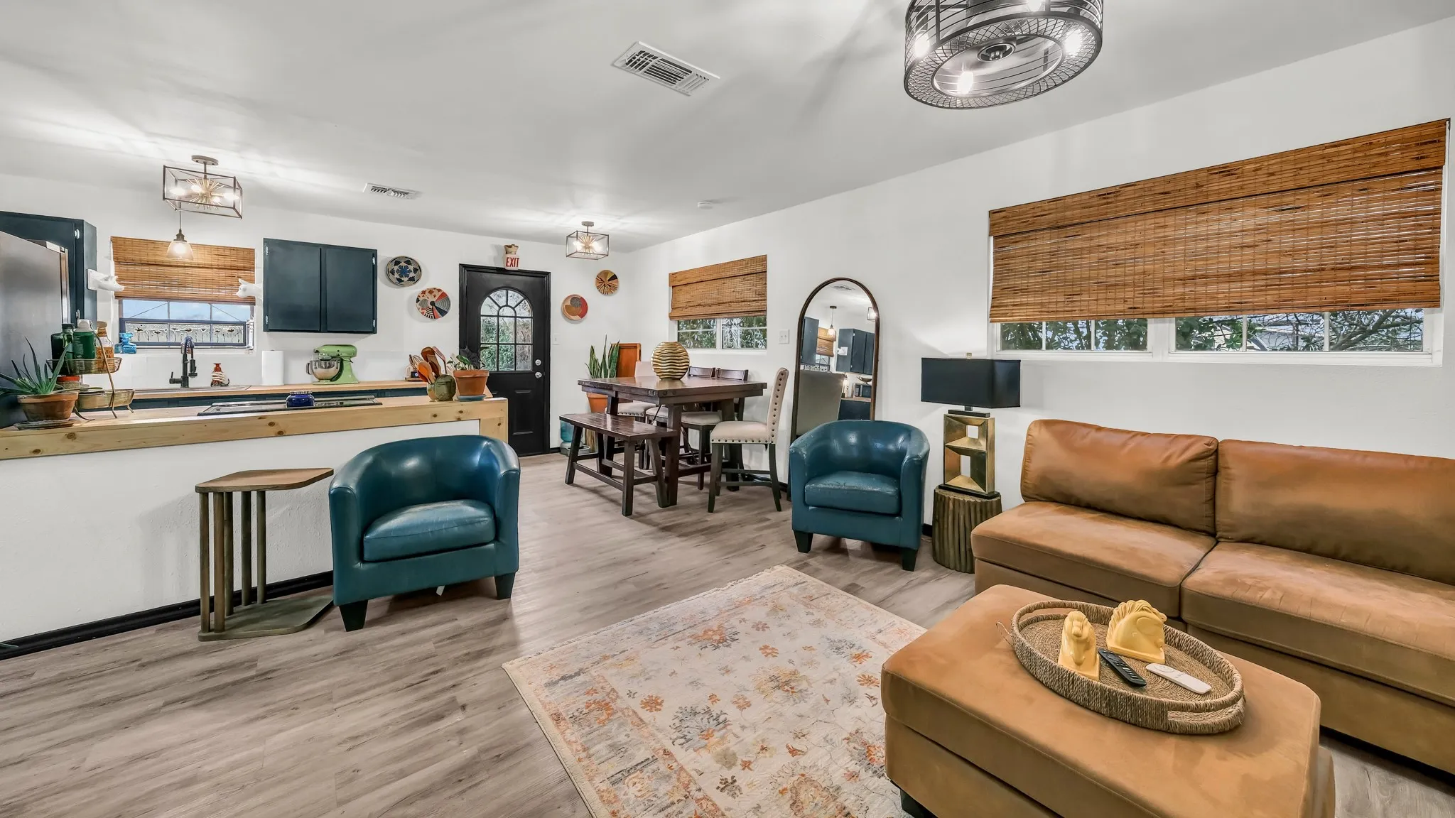 Single Family Residence For Sale in Parker County , 344 Hillcroft Drive, Weatherford, Texas 76087, 4 Bedroom, 2 Bathroom, Garage spaces, 1,152 Sqft, built in 1997, mls#21217802, Real Estate Agent in Weatherford, Homes For Sale in Parker county, Homes For Sale in Weatherford, Realtor in Weatherford Texas, Real Estate Brokerage Independent Realty Texas, Luminita Cordes Realtor