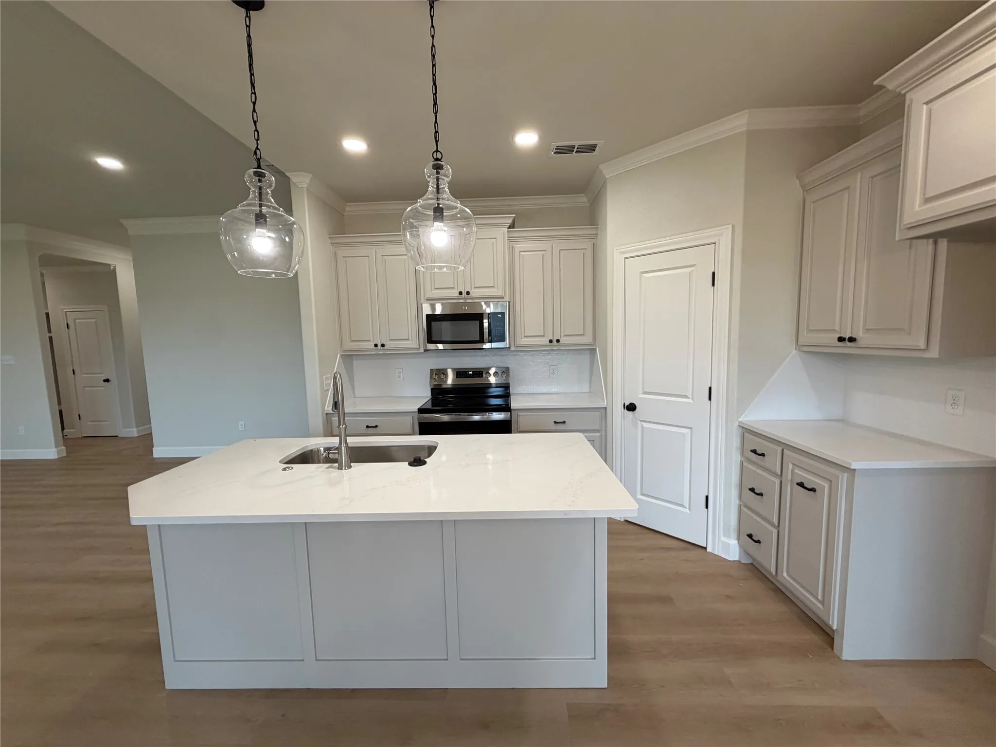 Single Family Residence For Sale in Taylor County , 7644 Lake Ridge Parkway, Abilene, Texas 79602, 4 Bedroom, 2 Bathroom, 2 Garage spaces, 1,737 Sqft, built in 2026, New Construction - Incomplete, mls#21217811, Real Estate Agent in Abilene, Homes For Sale in Taylor county, Homes For Sale in Abilene, Realtor in Abilene Texas, Real Estate Brokerage Independent Realty Texas, Luminita Cordes Realtor