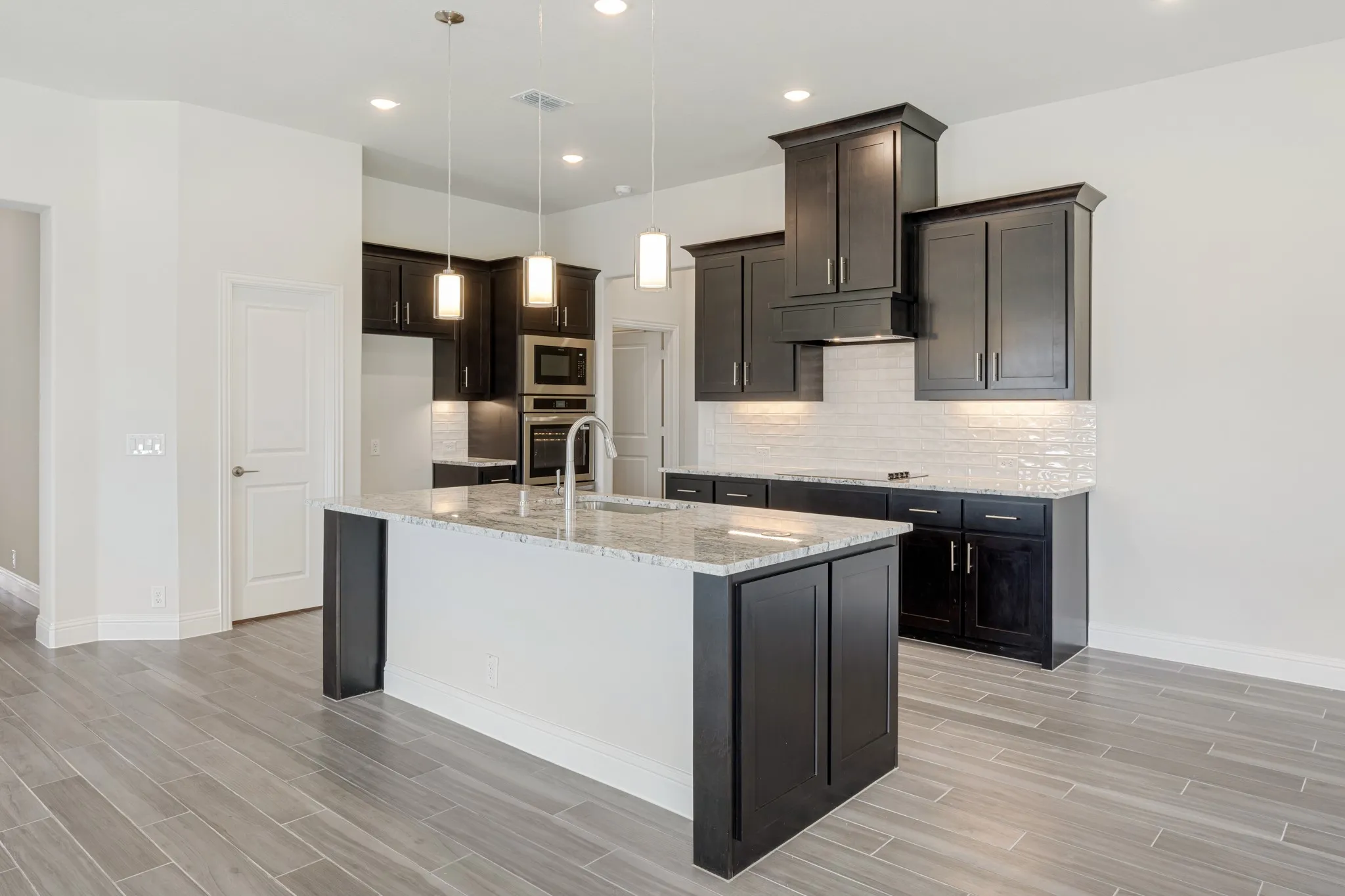 Single Family Residence For Sale in Ellis County , 4033 Foot Hills Drive, Midlothian, Texas 76065, 4 Bedroom, 3 Bathroom, 2 Garage spaces, 2,521 Sqft, built in 2026, New Construction - Incomplete, mls#21217708, Real Estate Agent in Midlothian, Homes For Sale in Ellis county, Homes For Sale in Midlothian, Realtor in Midlothian Texas, Real Estate Brokerage Independent Realty Texas, Luminita Cordes Realtor