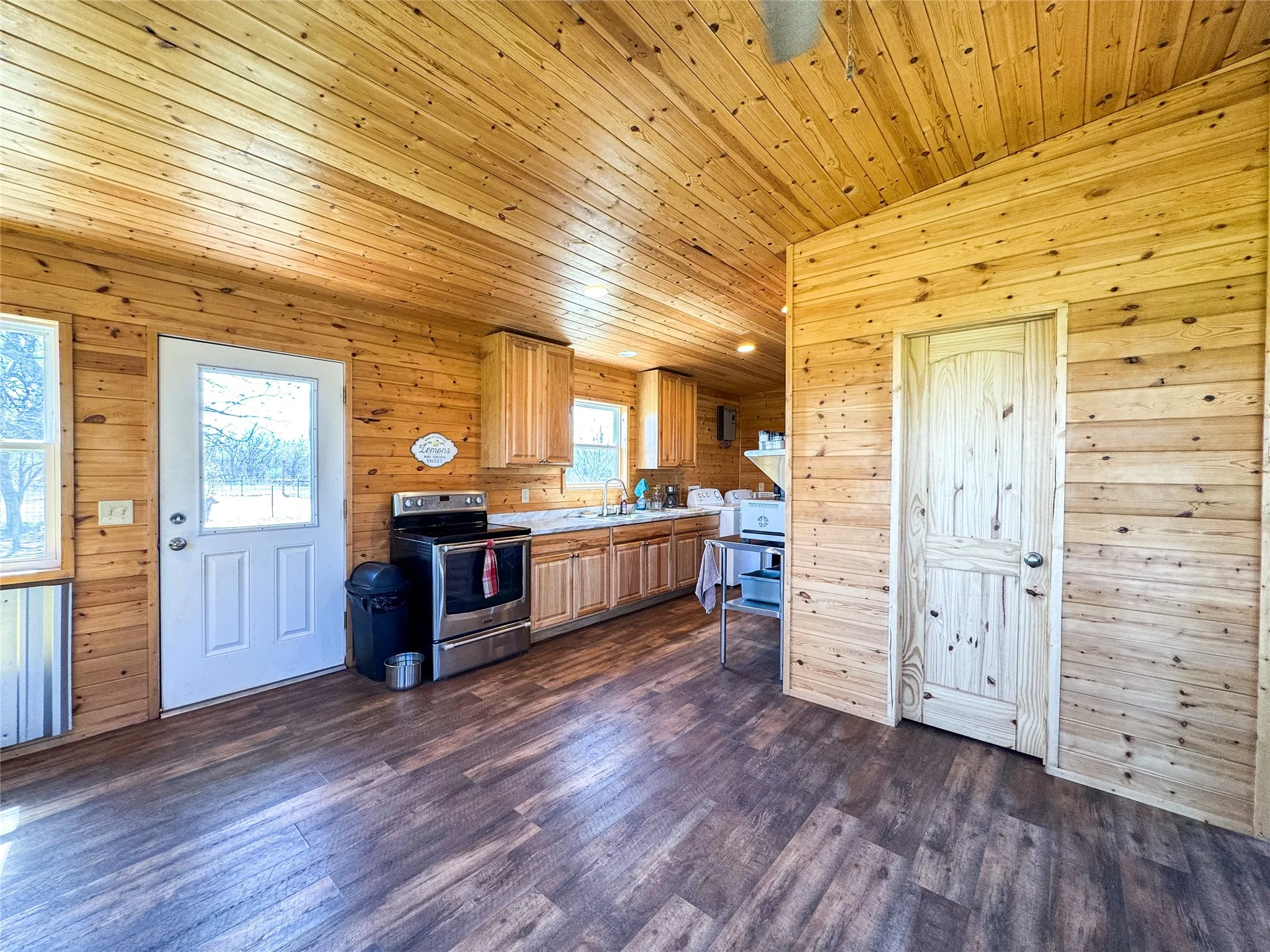 Single Family Residence For Sale in Haskell County , 1209 Taylor Avenue, Rule, Texas 79547, 1 Bedroom, 1 Bathroom, Garage spaces, 576 Sqft, built in 2022, Preowned, mls#21196229, Real Estate Agent in Rule, Homes For Sale in Haskell county, Homes For Sale in Rule, Realtor in Rule Texas, Real Estate Brokerage Independent Realty Texas, Luminita Cordes Realtor