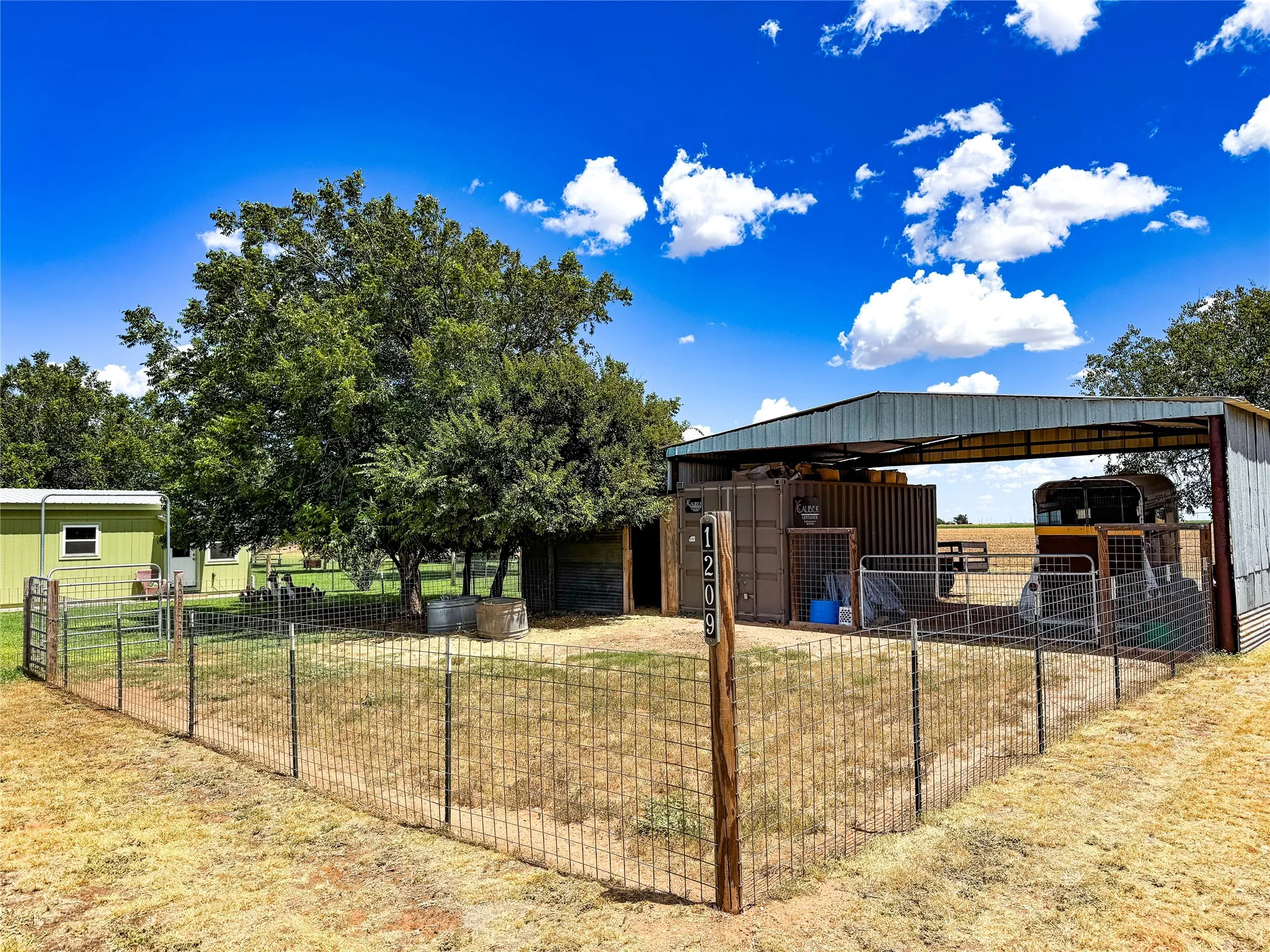 Single Family Residence For Sale in Haskell County , 1209 Taylor Avenue, Rule, Texas 79547, 1 Bedroom, 1 Bathroom, Garage spaces, 576 Sqft, built in 2022, Preowned, mls#21196229, Real Estate Agent in Rule, Homes For Sale in Haskell county, Homes For Sale in Rule, Realtor in Rule Texas, Real Estate Brokerage Independent Realty Texas, Luminita Cordes Realtor