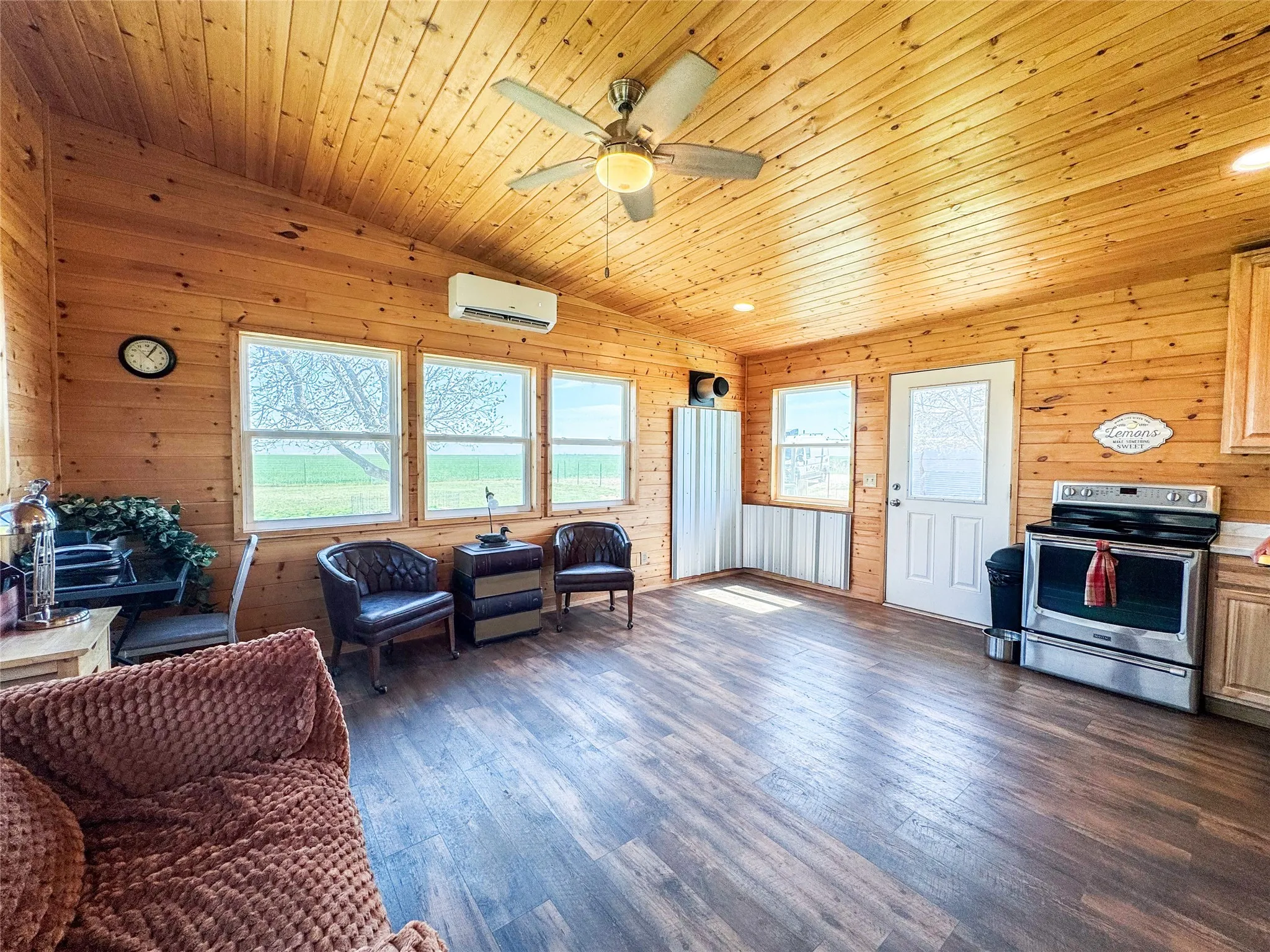 Single Family Residence For Sale in Haskell County , 1209 Taylor Avenue, Rule, Texas 79547, 1 Bedroom, 1 Bathroom, Garage spaces, 576 Sqft, built in 2022, Preowned, mls#21196229, Real Estate Agent in Rule, Homes For Sale in Haskell county, Homes For Sale in Rule, Realtor in Rule Texas, Real Estate Brokerage Independent Realty Texas, Luminita Cordes Realtor