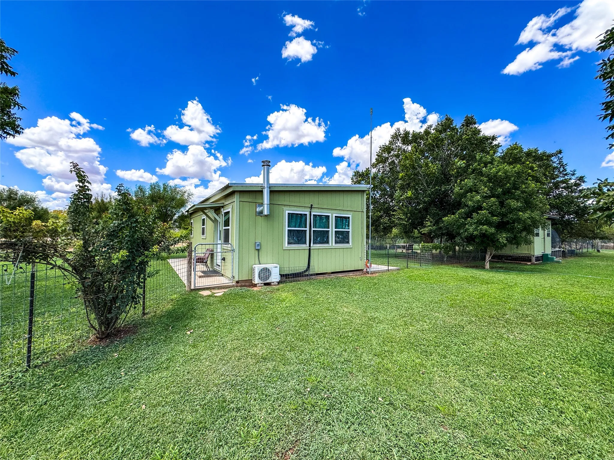 Single Family Residence For Sale in Haskell County , 1209 Taylor Avenue, Rule, Texas 79547, 1 Bedroom, 1 Bathroom, Garage spaces, 576 Sqft, built in 2022, Preowned, mls#21196229, Real Estate Agent in Rule, Homes For Sale in Haskell county, Homes For Sale in Rule, Realtor in Rule Texas, Real Estate Brokerage Independent Realty Texas, Luminita Cordes Realtor