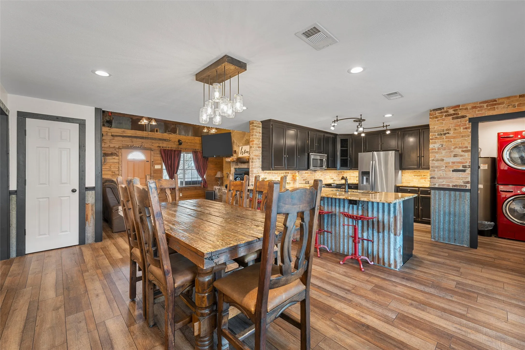 Single Family Residence For Sale in Mc Lennan County , 248 Palisades Road, Woodway, Texas 76712, 4 Bedroom, 2 Bathroom, Garage spaces, 2,070 Sqft, built in 2007, Preowned, mls#21216236, Real Estate Agent in Woodway, Homes For Sale in Mc Lennan county, Homes For Sale in Woodway, Realtor in Woodway Texas, Real Estate Brokerage Independent Realty Texas, Luminita Cordes Realtor
