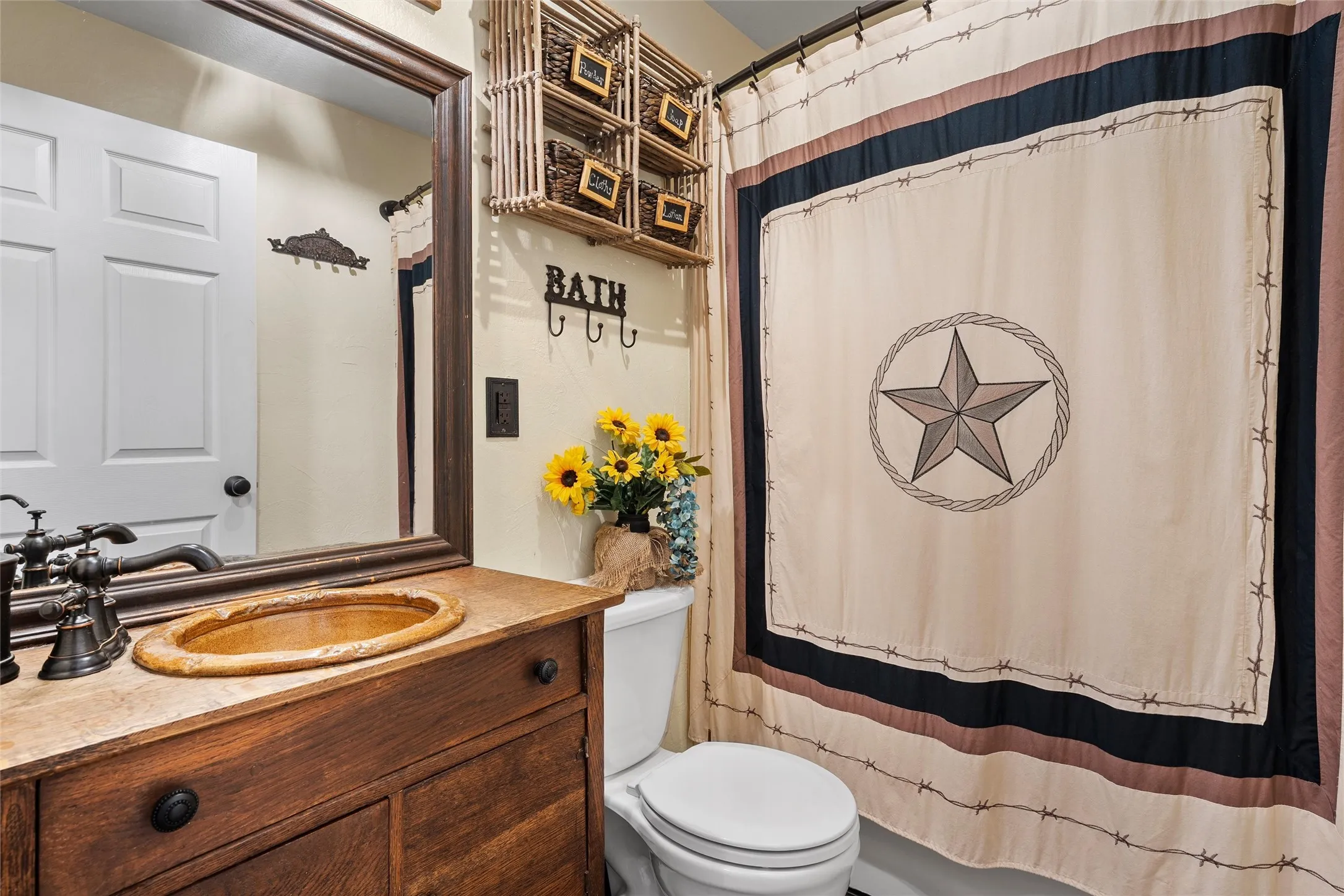 Single Family Residence For Sale in Mc Lennan County , 248 Palisades Road, Woodway, Texas 76712, 4 Bedroom, 2 Bathroom, Garage spaces, 2,070 Sqft, built in 2007, Preowned, mls#21216236, Real Estate Agent in Woodway, Homes For Sale in Mc Lennan county, Homes For Sale in Woodway, Realtor in Woodway Texas, Real Estate Brokerage Independent Realty Texas, Luminita Cordes Realtor