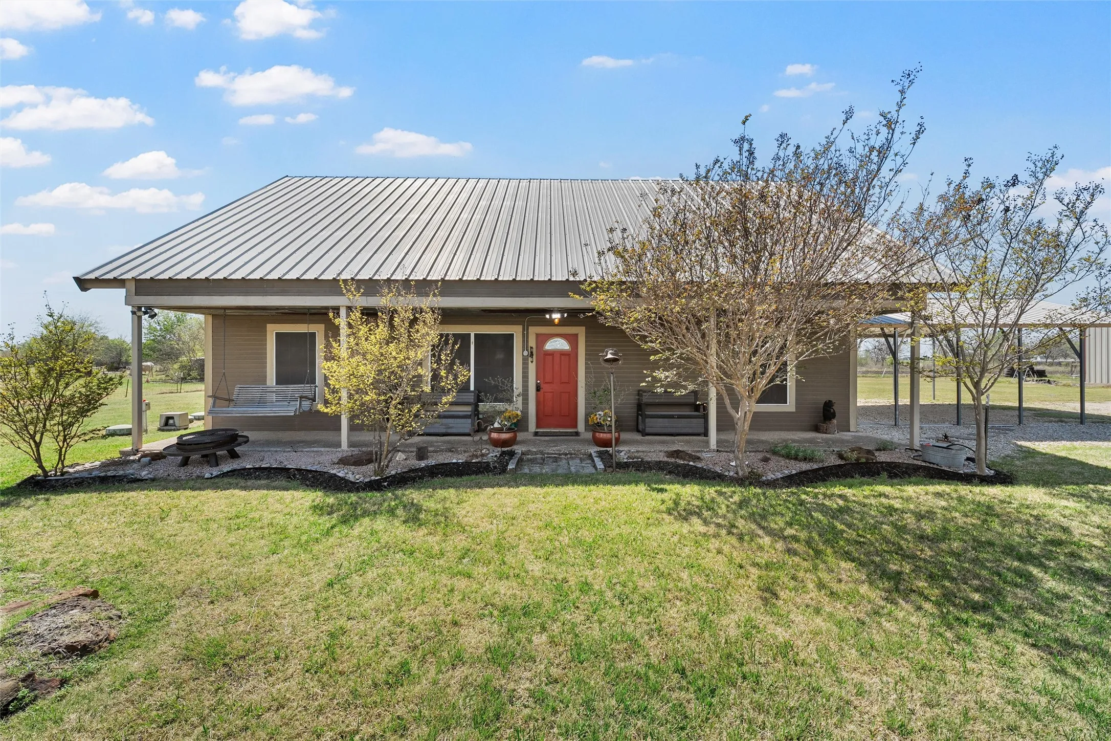 Single Family Residence For Sale in Mc Lennan County , 248 Palisades Road, Woodway, Texas 76712, 4 Bedroom, 2 Bathroom, Garage spaces, 2,070 Sqft, built in 2007, Preowned, mls#21216236, Real Estate Agent in Woodway, Homes For Sale in Mc Lennan county, Homes For Sale in Woodway, Realtor in Woodway Texas, Real Estate Brokerage Independent Realty Texas, Luminita Cordes Realtor