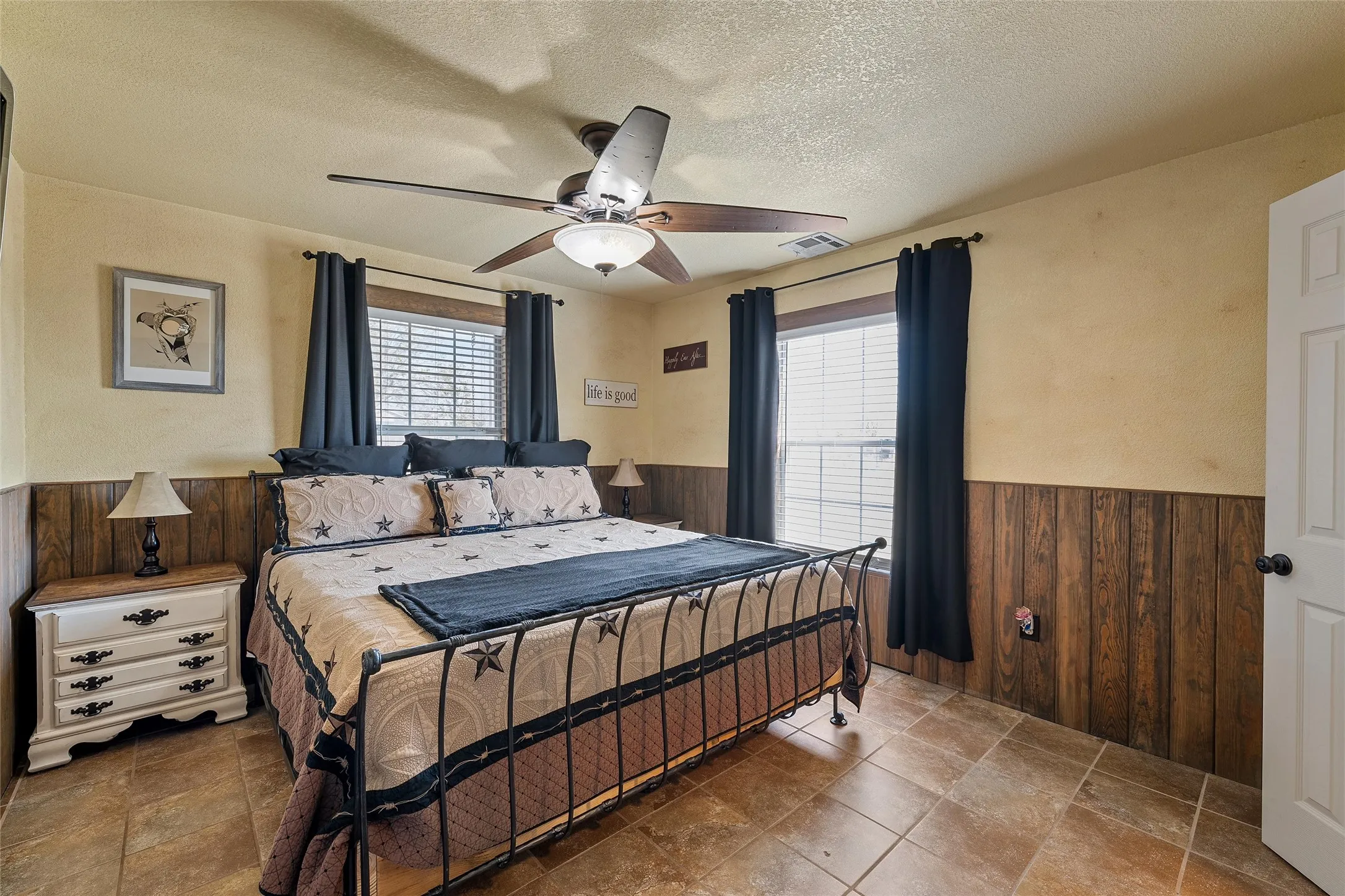 Single Family Residence For Sale in Mc Lennan County , 248 Palisades Road, Woodway, Texas 76712, 4 Bedroom, 2 Bathroom, Garage spaces, 2,070 Sqft, built in 2007, Preowned, mls#21216236, Real Estate Agent in Woodway, Homes For Sale in Mc Lennan county, Homes For Sale in Woodway, Realtor in Woodway Texas, Real Estate Brokerage Independent Realty Texas, Luminita Cordes Realtor