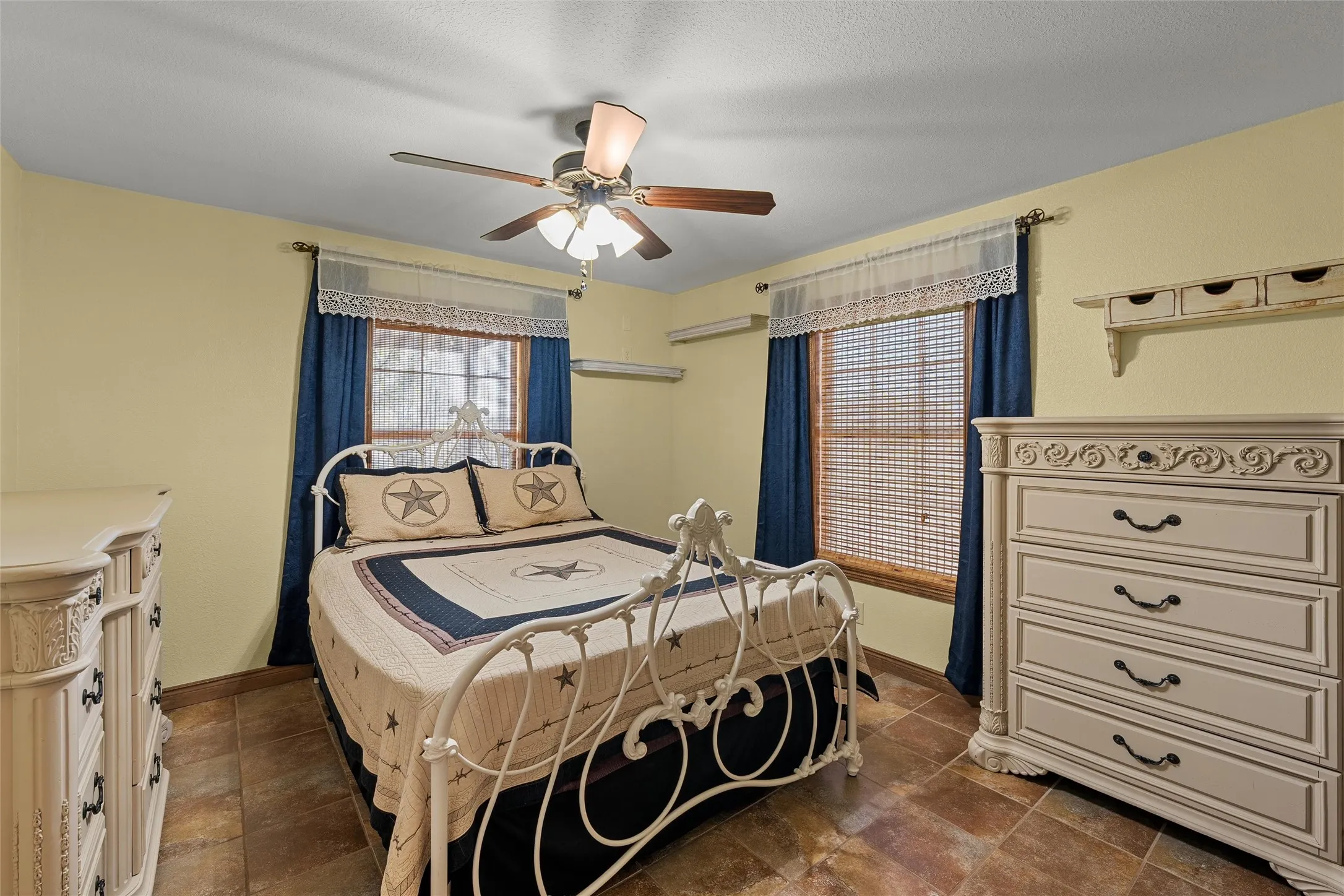Single Family Residence For Sale in Mc Lennan County , 248 Palisades Road, Woodway, Texas 76712, 4 Bedroom, 2 Bathroom, Garage spaces, 2,070 Sqft, built in 2007, Preowned, mls#21216236, Real Estate Agent in Woodway, Homes For Sale in Mc Lennan county, Homes For Sale in Woodway, Realtor in Woodway Texas, Real Estate Brokerage Independent Realty Texas, Luminita Cordes Realtor