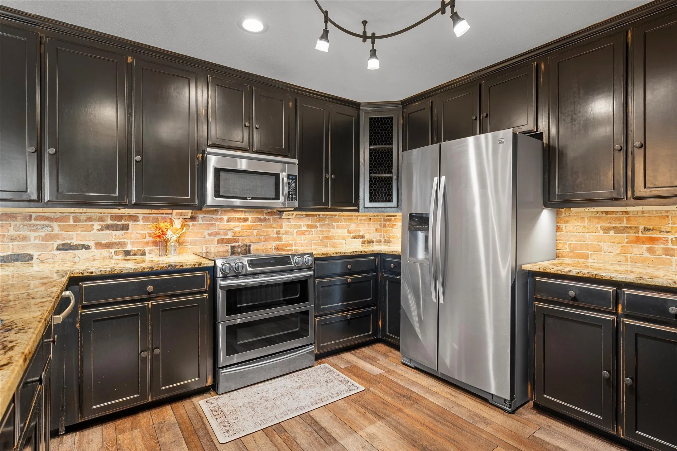 Single Family Residence For Sale in Mc Lennan County , 248 Palisades Road, Woodway, Texas 76712, 4 Bedroom, 2 Bathroom, Garage spaces, 2,070 Sqft, built in 2007, Preowned, mls#21216236, Real Estate Agent in Woodway, Homes For Sale in Mc Lennan county, Homes For Sale in Woodway, Realtor in Woodway Texas, Real Estate Brokerage Independent Realty Texas, Luminita Cordes Realtor