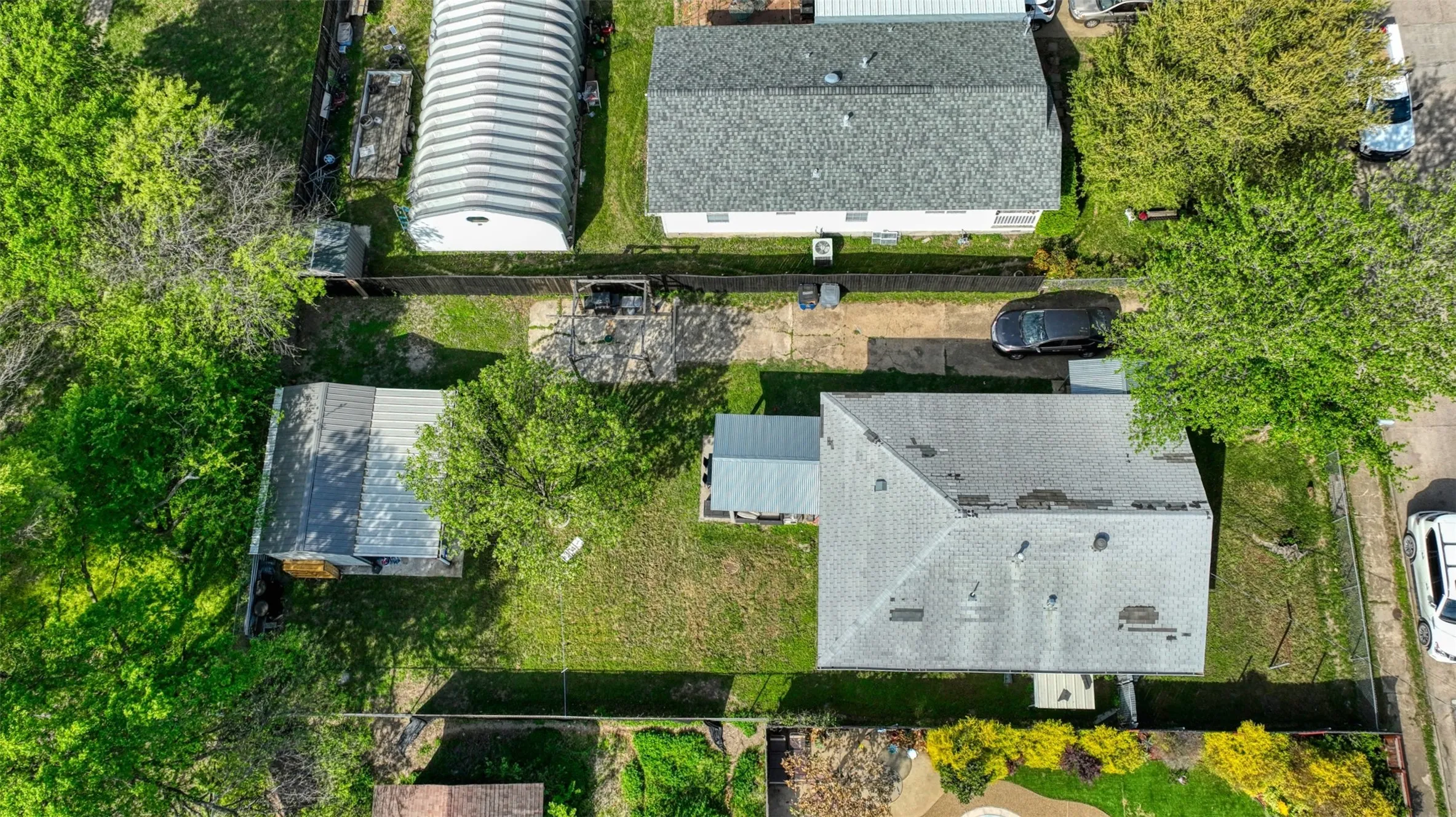 Single Family Residence For Sale in Dallas County , 3412 Banning Street, Dallas, Texas 75233, 2 Bedroom, 1 Bathroom, Garage spaces, 1,036 Sqft, built in 1925, mls#21217963, Real Estate Agent in Dallas, Homes For Sale in Dallas county, Homes For Sale in Dallas, Realtor in Dallas Texas, Real Estate Brokerage Independent Realty Texas, Luminita Cordes Realtor