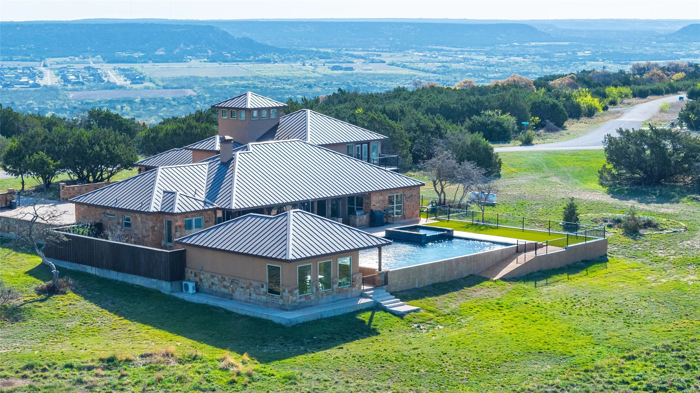 Single Family Residence For Sale in Taylor County , 126 Phoenix Lane, Tuscola, Texas 79562, 5 Bedroom, 5 Bathroom, 3 Garage spaces, 6,264 Sqft, built in 2014, Preowned, mls#21216131, Real Estate Agent in Tuscola, Homes For Sale in Taylor county, Homes For Sale in Tuscola, Realtor in Tuscola Texas, Real Estate Brokerage Independent Realty Texas, Luminita Cordes Realtor