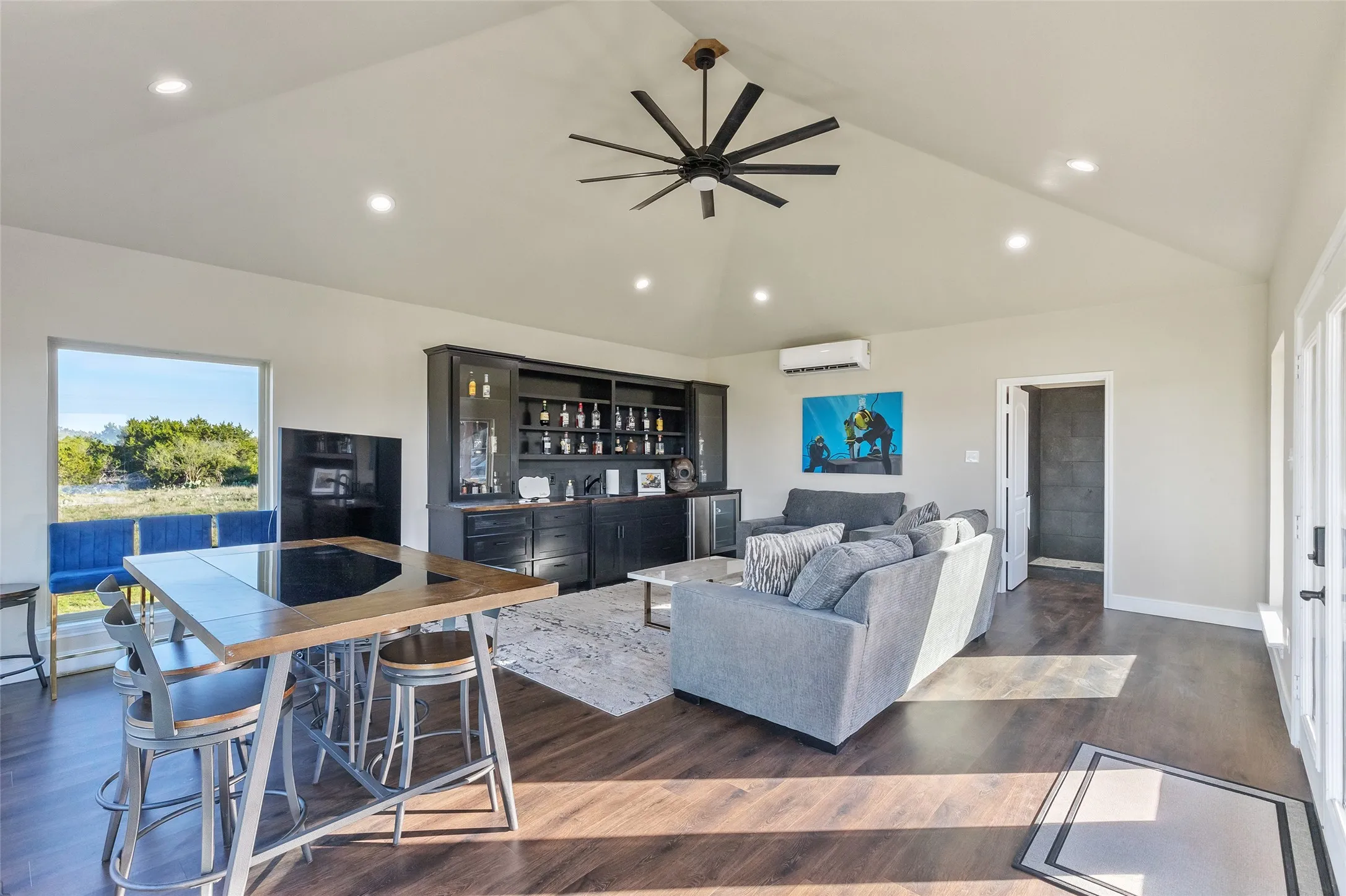 Single Family Residence For Sale in Taylor County , 126 Phoenix Lane, Tuscola, Texas 79562, 5 Bedroom, 5 Bathroom, 3 Garage spaces, 6,264 Sqft, built in 2014, Preowned, mls#21216131, Real Estate Agent in Tuscola, Homes For Sale in Taylor county, Homes For Sale in Tuscola, Realtor in Tuscola Texas, Real Estate Brokerage Independent Realty Texas, Luminita Cordes Realtor