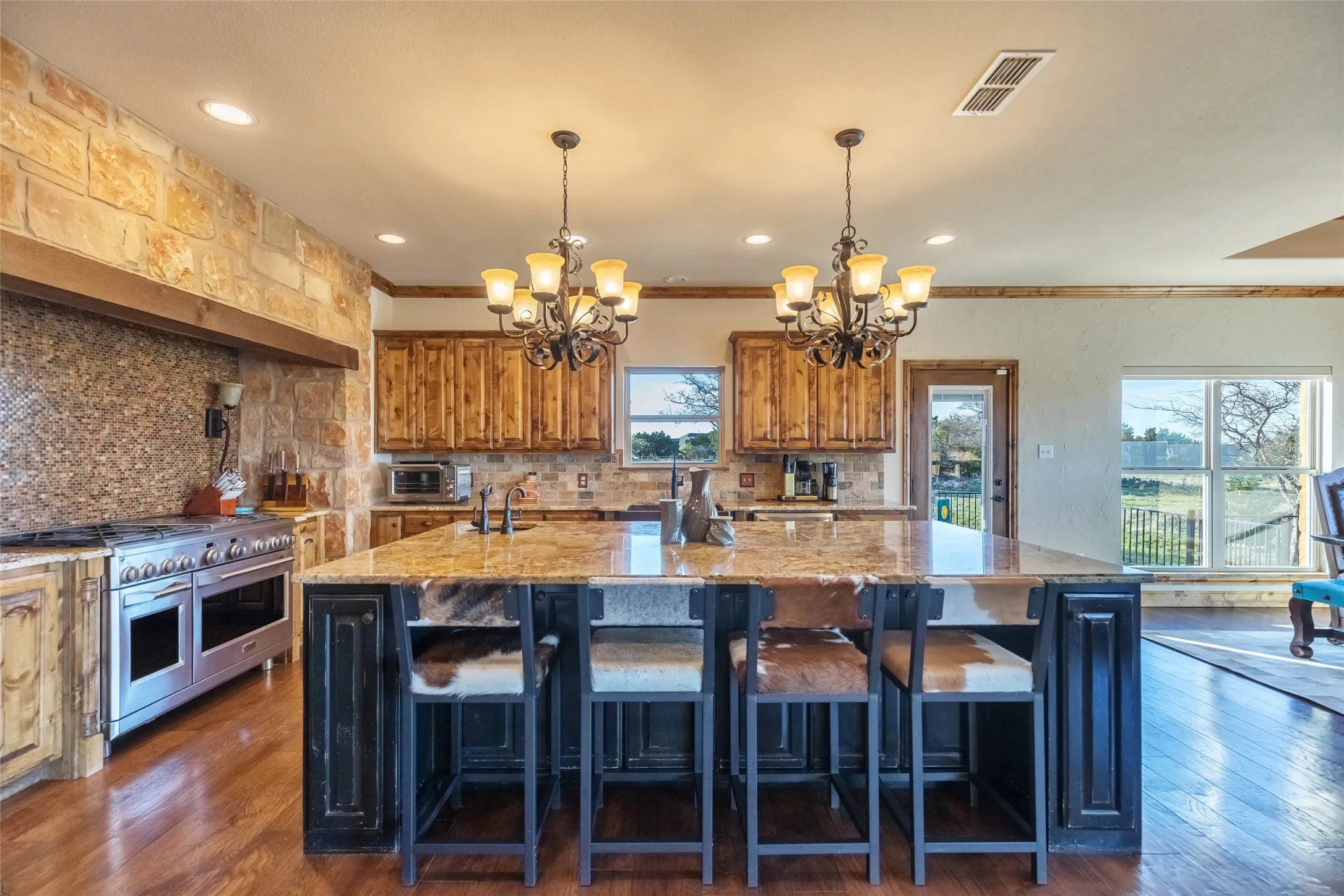 Single Family Residence For Sale in Taylor County , 126 Phoenix Lane, Tuscola, Texas 79562, 5 Bedroom, 5 Bathroom, 3 Garage spaces, 6,264 Sqft, built in 2014, Preowned, mls#21216131, Real Estate Agent in Tuscola, Homes For Sale in Taylor county, Homes For Sale in Tuscola, Realtor in Tuscola Texas, Real Estate Brokerage Independent Realty Texas, Luminita Cordes Realtor