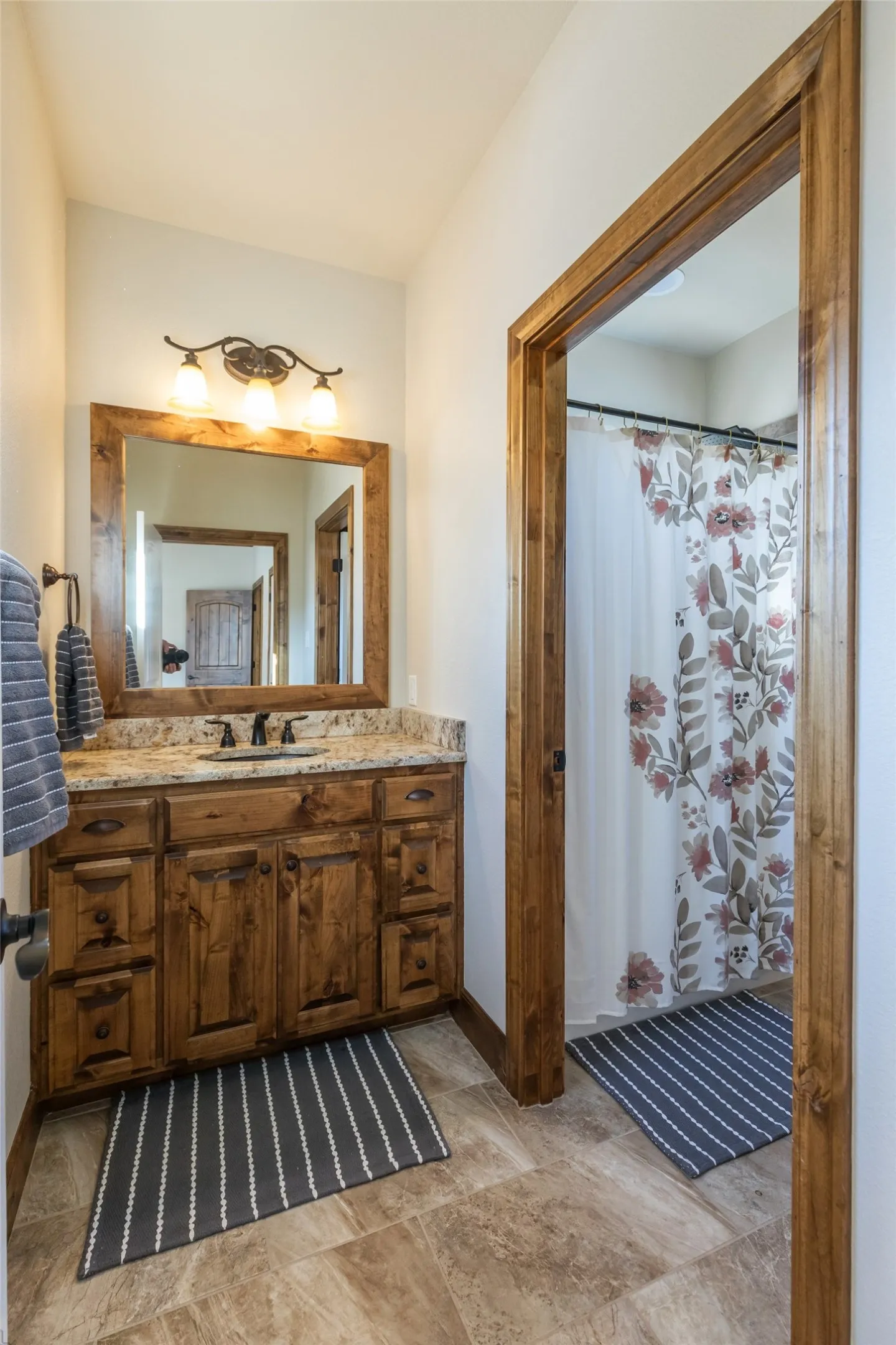 Single Family Residence For Sale in Taylor County , 126 Phoenix Lane, Tuscola, Texas 79562, 5 Bedroom, 5 Bathroom, 3 Garage spaces, 6,264 Sqft, built in 2014, Preowned, mls#21216131, Real Estate Agent in Tuscola, Homes For Sale in Taylor county, Homes For Sale in Tuscola, Realtor in Tuscola Texas, Real Estate Brokerage Independent Realty Texas, Luminita Cordes Realtor