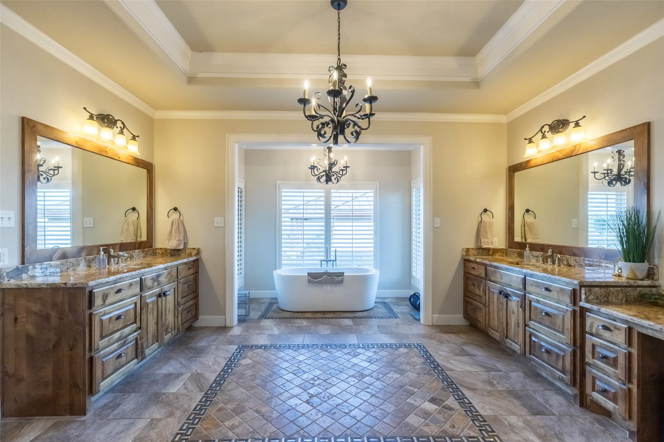 Single Family Residence For Sale in Taylor County , 126 Phoenix Lane, Tuscola, Texas 79562, 5 Bedroom, 5 Bathroom, 3 Garage spaces, 6,264 Sqft, built in 2014, Preowned, mls#21216131, Real Estate Agent in Tuscola, Homes For Sale in Taylor county, Homes For Sale in Tuscola, Realtor in Tuscola Texas, Real Estate Brokerage Independent Realty Texas, Luminita Cordes Realtor