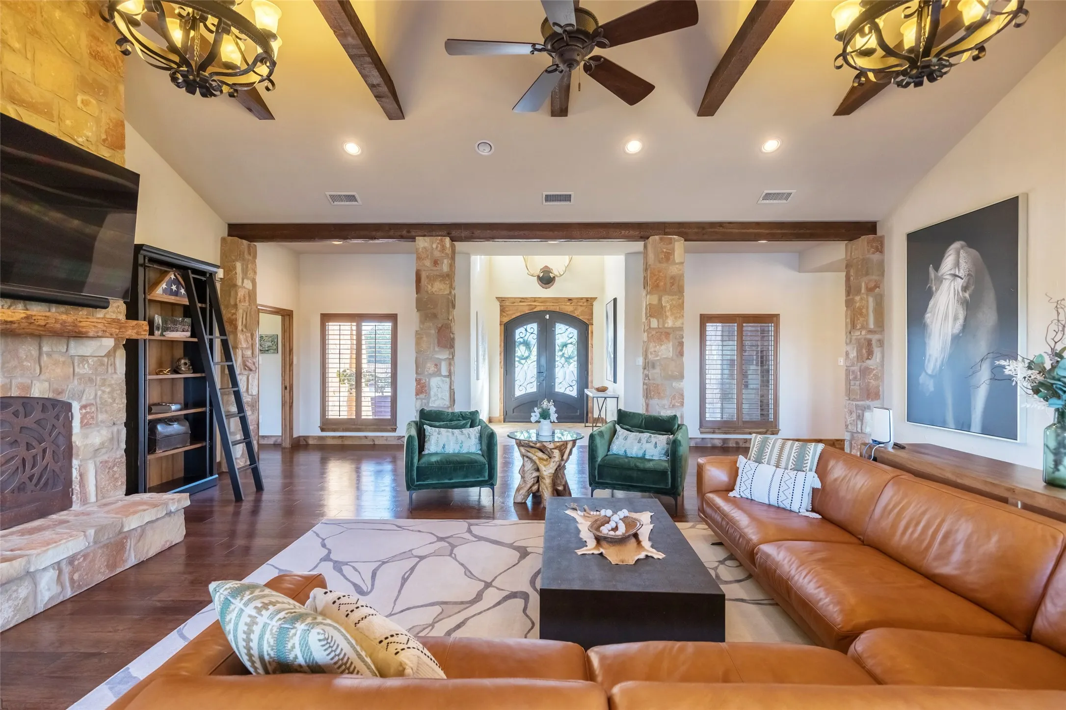 Single Family Residence For Sale in Taylor County , 126 Phoenix Lane, Tuscola, Texas 79562, 5 Bedroom, 5 Bathroom, 3 Garage spaces, 6,264 Sqft, built in 2014, Preowned, mls#21216131, Real Estate Agent in Tuscola, Homes For Sale in Taylor county, Homes For Sale in Tuscola, Realtor in Tuscola Texas, Real Estate Brokerage Independent Realty Texas, Luminita Cordes Realtor
