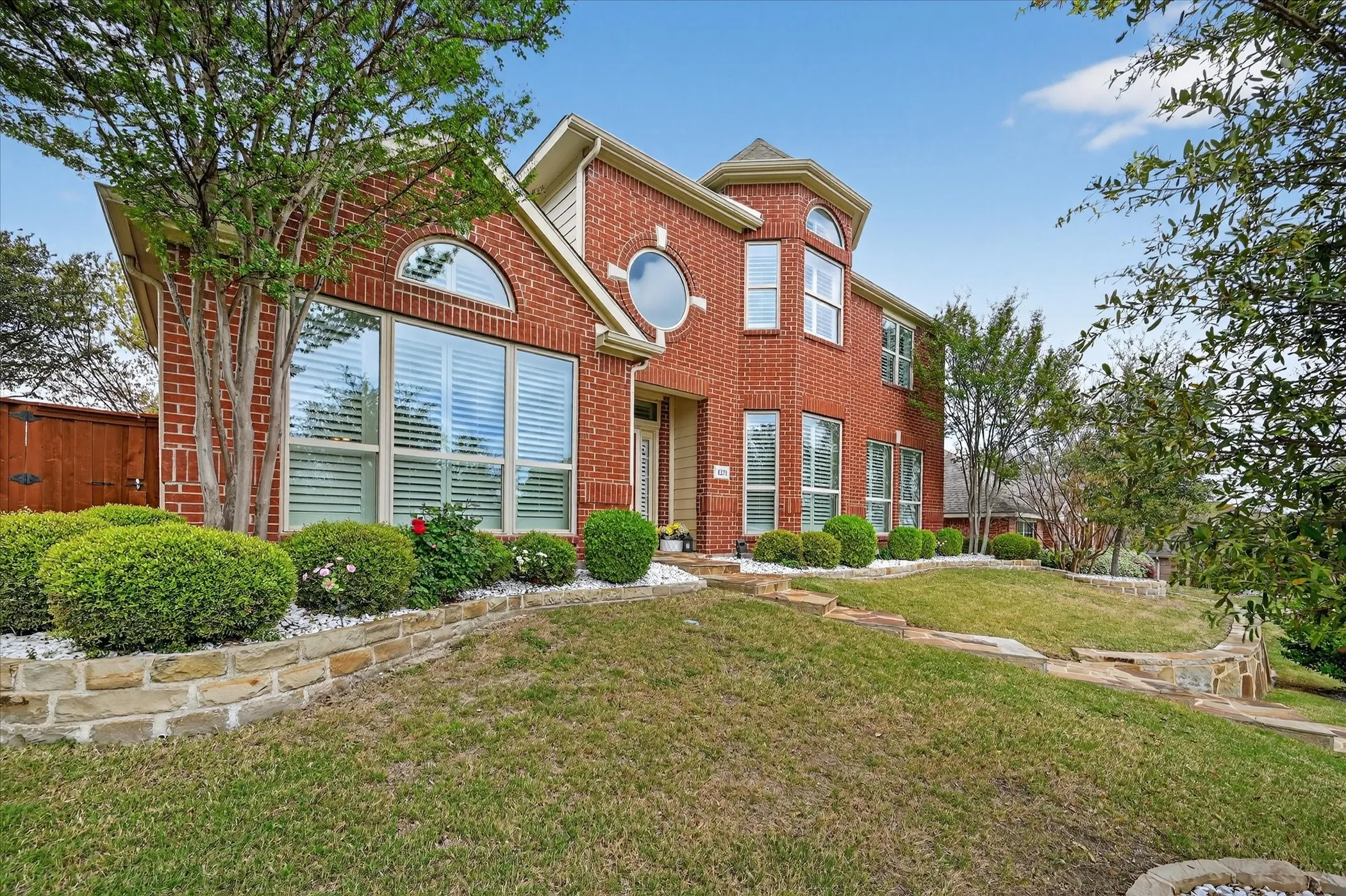 Single Family Residence For Sale in Rockwall County , 1371 San Rafael Drive, Rockwall, Texas 75087, 4 Bedroom, 3 Bathroom, 2 Garage spaces, 2,793 Sqft, built in 2003, Preowned, mls#21217977, Real Estate Agent in Rockwall, Homes For Sale in Rockwall county, Homes For Sale in Rockwall, Realtor in Rockwall Texas, Real Estate Brokerage Independent Realty Texas, Luminita Cordes Realtor