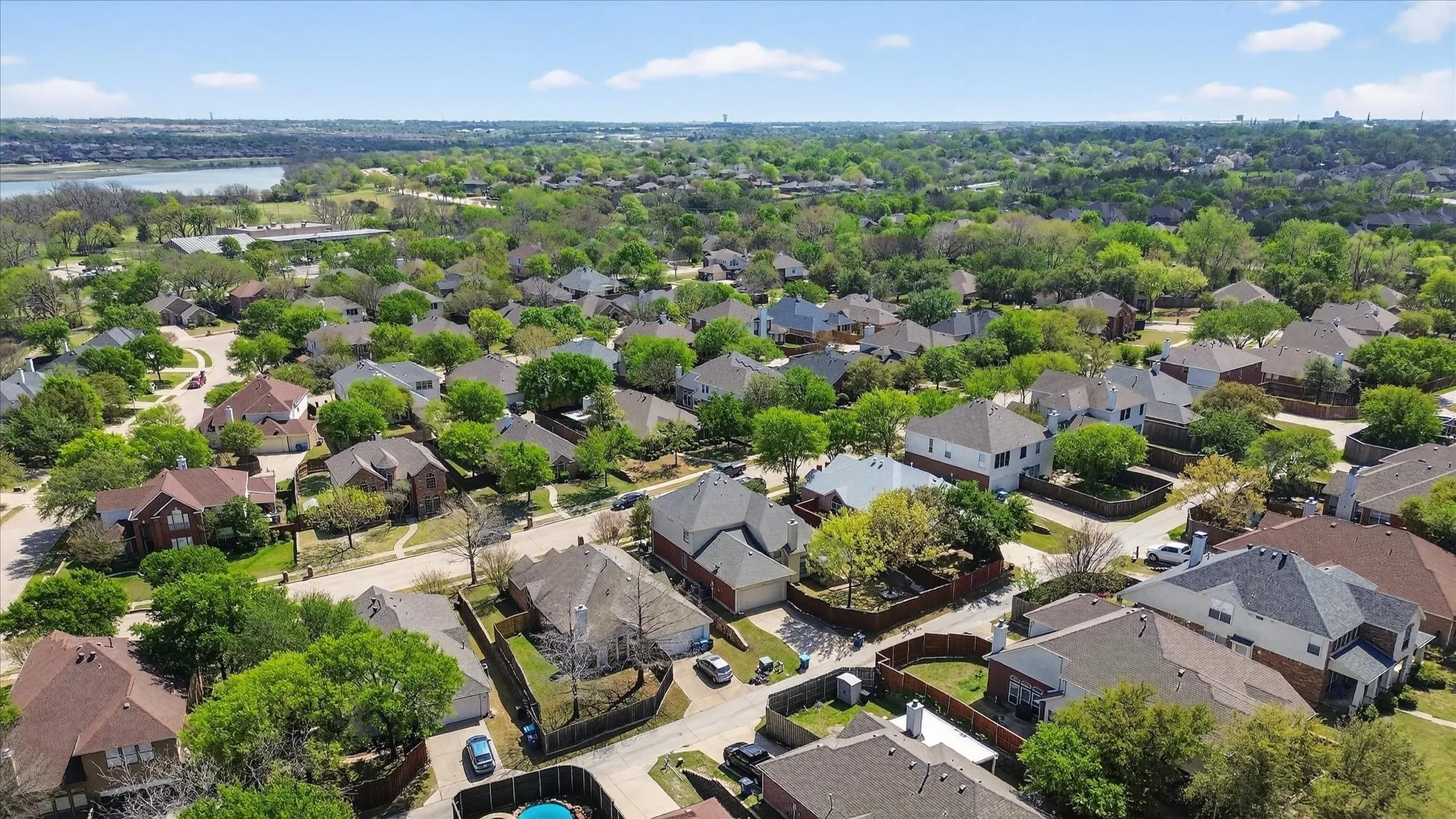 Single Family Residence For Sale in Rockwall County , 1371 San Rafael Drive, Rockwall, Texas 75087, 4 Bedroom, 3 Bathroom, 2 Garage spaces, 2,793 Sqft, built in 2003, Preowned, mls#21217977, Real Estate Agent in Rockwall, Homes For Sale in Rockwall county, Homes For Sale in Rockwall, Realtor in Rockwall Texas, Real Estate Brokerage Independent Realty Texas, Luminita Cordes Realtor