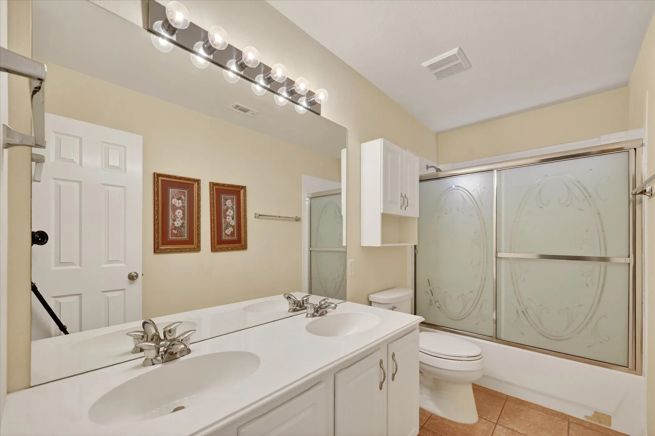 2ND LEVEL BATHROOM