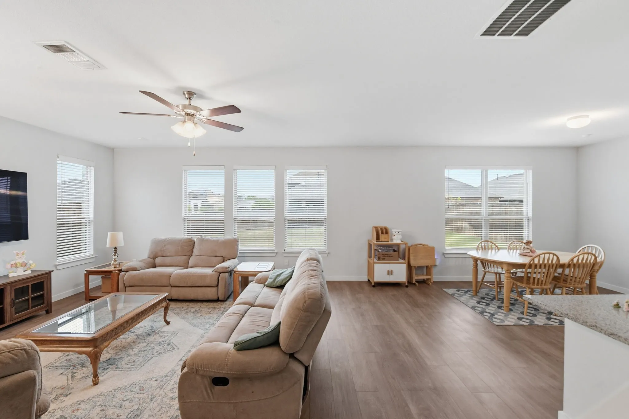 Single Family Residence For Sale in Kaufman County , 4228 Bullock Lane, Forney, Texas 75126, 4 Bedroom, 3 Bathroom, 2 Garage spaces, 2,650 Sqft, built in 2021, mls#21217766, Real Estate Agent in Forney, Homes For Sale in Kaufman county, Homes For Sale in Forney, Realtor in Forney Texas, Real Estate Brokerage Independent Realty Texas, Luminita Cordes Realtor