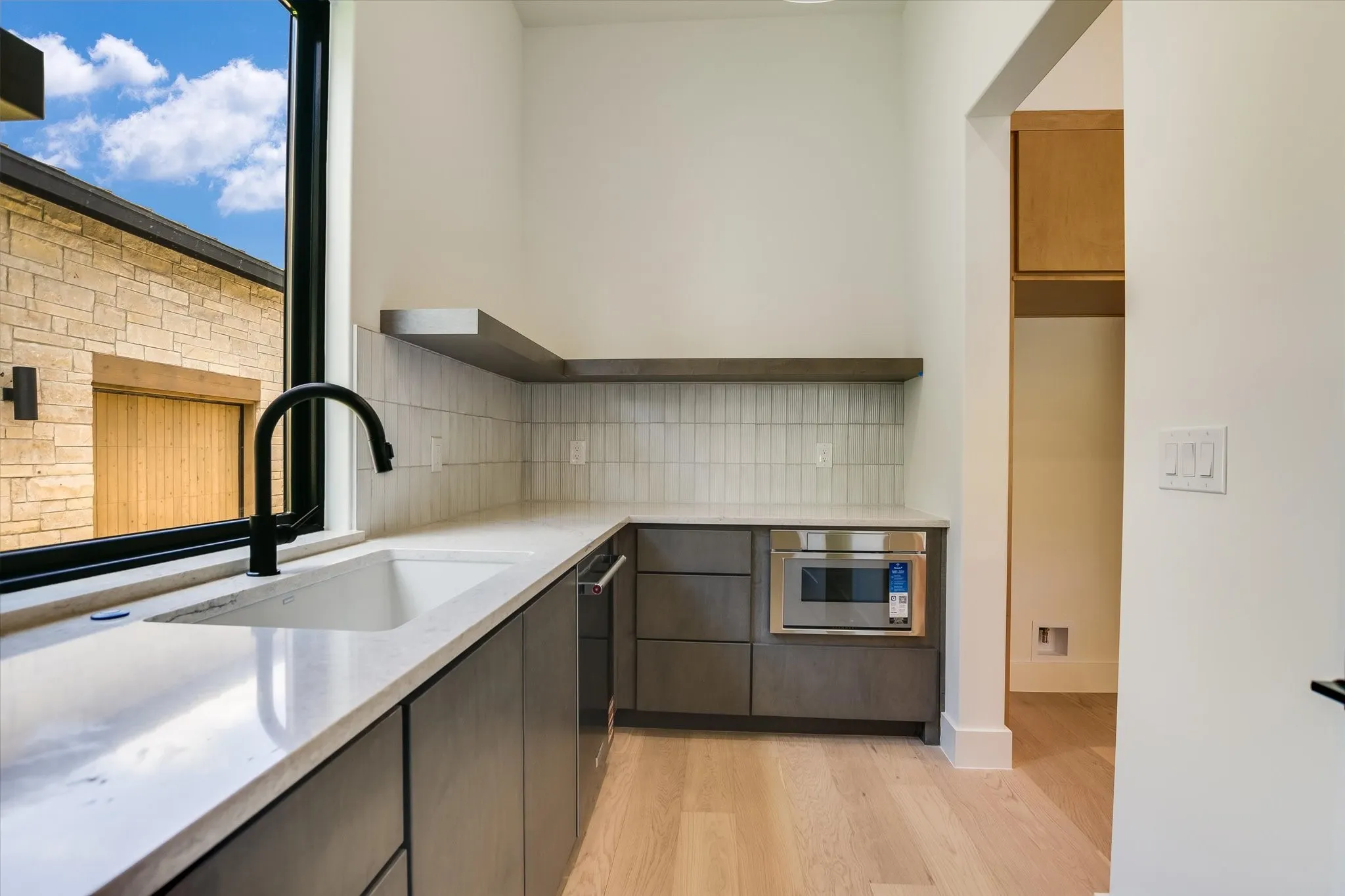 Single Family Residence For Sale in Llano County , 121 Azalea Loop, Horseshoe Bay, Texas 78657, 3 Bedroom, 4 Bathroom, 2 Garage spaces, 3,345 Sqft, built in 2026, New Construction - Complete, mls#21210328, Real Estate Agent in Horseshoe Bay, Homes For Sale in Llano county, Homes For Sale in Horseshoe Bay, Realtor in Horseshoe Bay Texas, Real Estate Brokerage Independent Realty Texas, Luminita Cordes Realtor