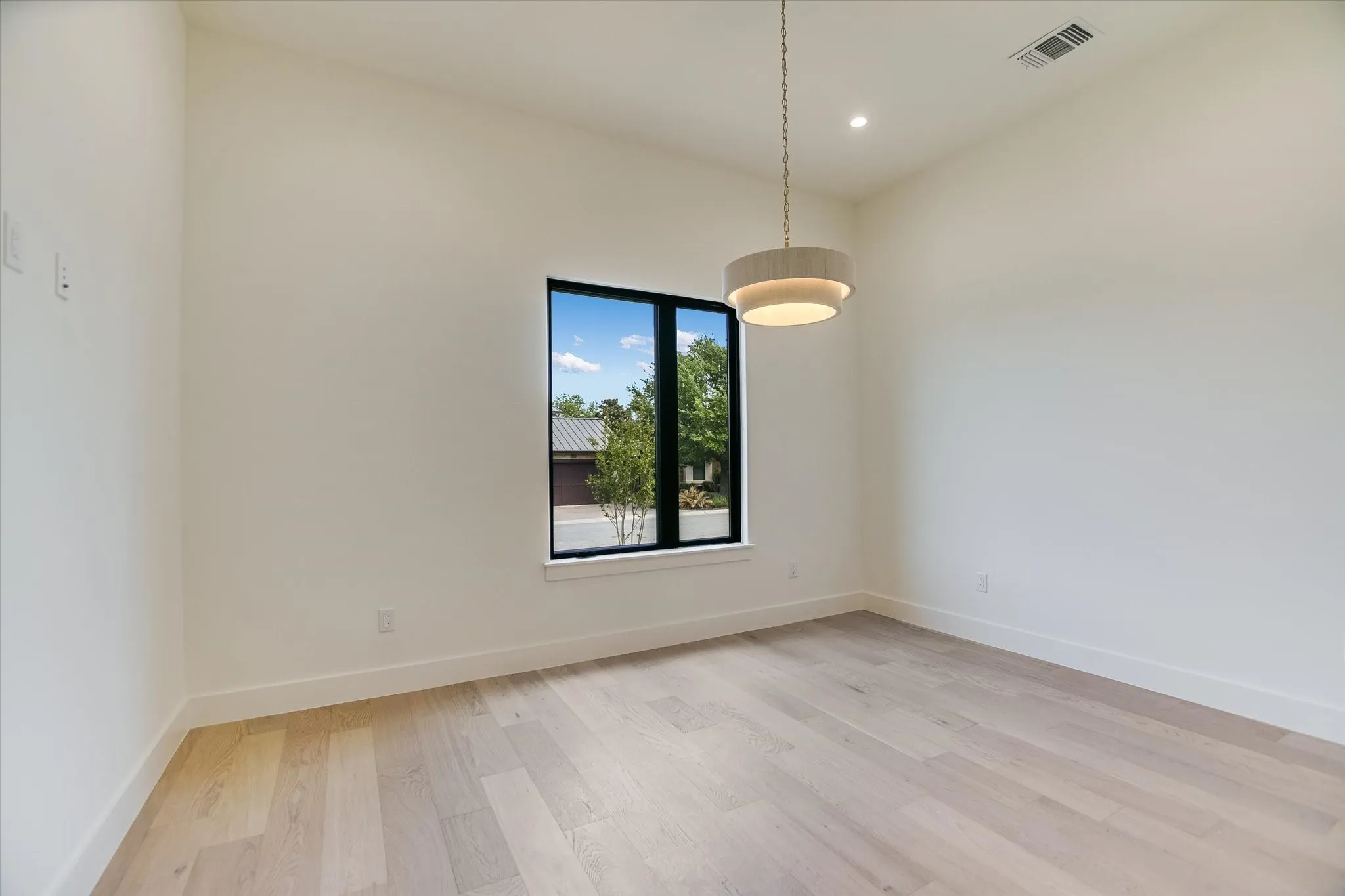Single Family Residence For Sale in Llano County , 121 Azalea Loop, Horseshoe Bay, Texas 78657, 3 Bedroom, 4 Bathroom, 2 Garage spaces, 3,345 Sqft, built in 2026, New Construction - Complete, mls#21210328, Real Estate Agent in Horseshoe Bay, Homes For Sale in Llano county, Homes For Sale in Horseshoe Bay, Realtor in Horseshoe Bay Texas, Real Estate Brokerage Independent Realty Texas, Luminita Cordes Realtor