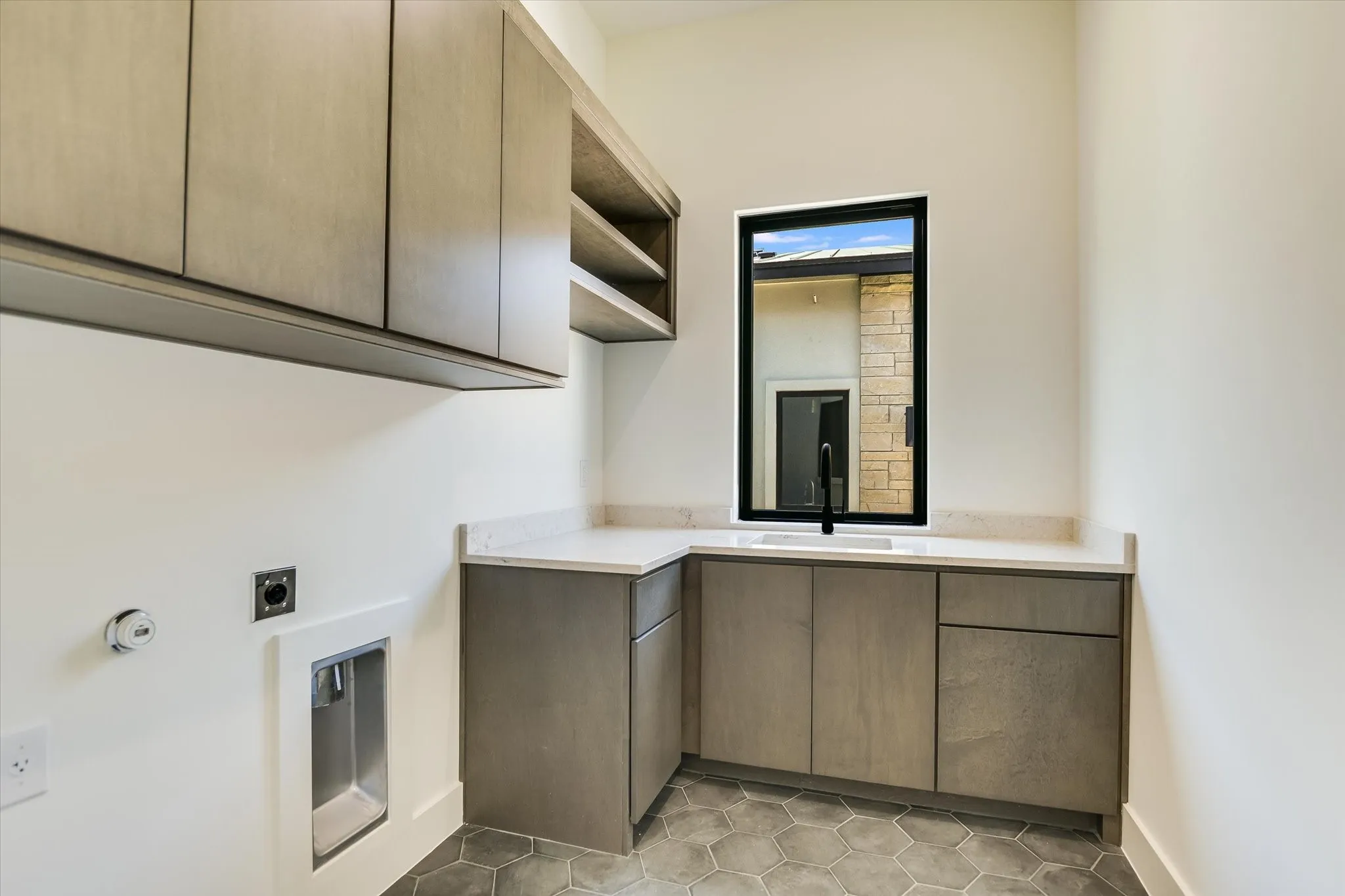 Single Family Residence For Sale in Llano County , 121 Azalea Loop, Horseshoe Bay, Texas 78657, 3 Bedroom, 4 Bathroom, 2 Garage spaces, 3,345 Sqft, built in 2026, New Construction - Complete, mls#21210328, Real Estate Agent in Horseshoe Bay, Homes For Sale in Llano county, Homes For Sale in Horseshoe Bay, Realtor in Horseshoe Bay Texas, Real Estate Brokerage Independent Realty Texas, Luminita Cordes Realtor