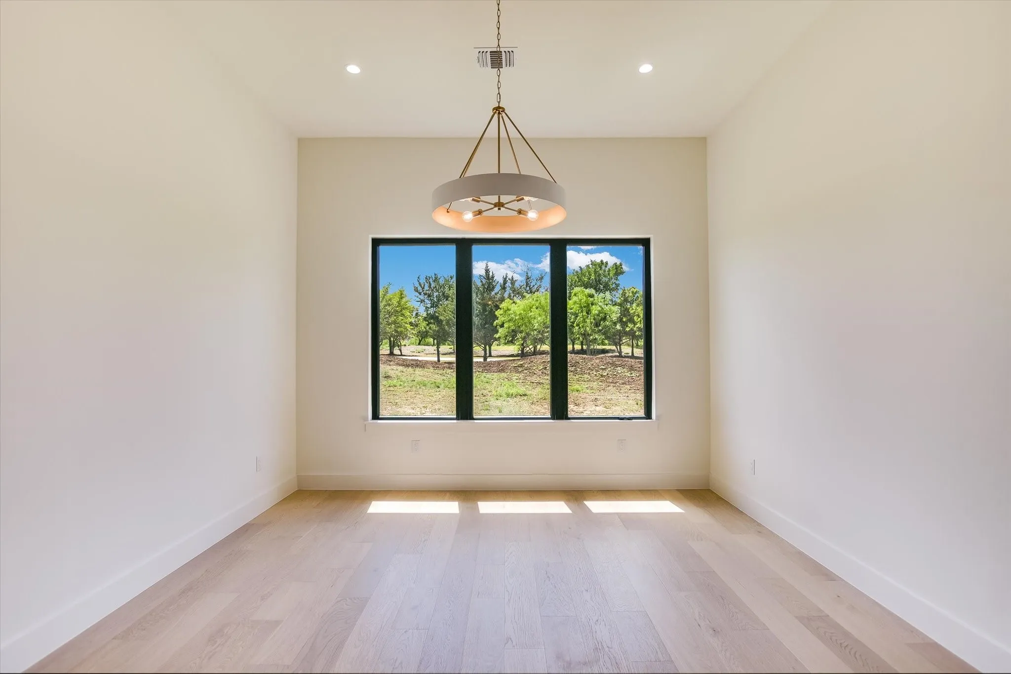 Single Family Residence For Sale in Llano County , 121 Azalea Loop, Horseshoe Bay, Texas 78657, 3 Bedroom, 4 Bathroom, 2 Garage spaces, 3,345 Sqft, built in 2026, New Construction - Complete, mls#21210328, Real Estate Agent in Horseshoe Bay, Homes For Sale in Llano county, Homes For Sale in Horseshoe Bay, Realtor in Horseshoe Bay Texas, Real Estate Brokerage Independent Realty Texas, Luminita Cordes Realtor