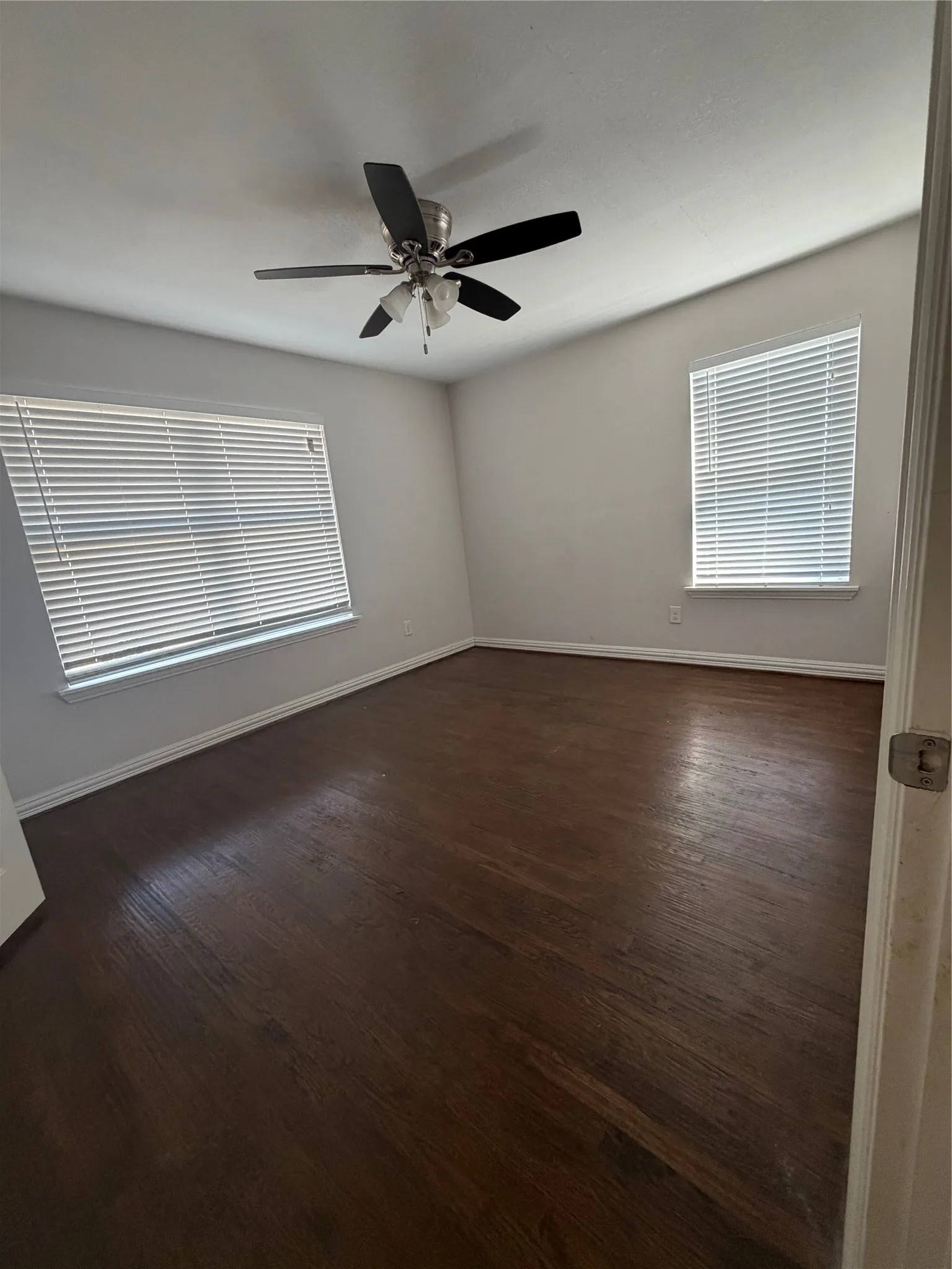 Single Family Residence For Sale in Dallas County , 1646 Briarcliff Road, Dallas, Texas 75235, 3 Bedroom, 2 Bathroom, 1 Garage spaces, 1,204 Sqft, built in 1949, mls#21217623, Real Estate Agent in Dallas, Homes For Sale in Dallas county, Homes For Sale in Dallas, Realtor in Dallas Texas, Real Estate Brokerage Independent Realty Texas, Luminita Cordes Realtor