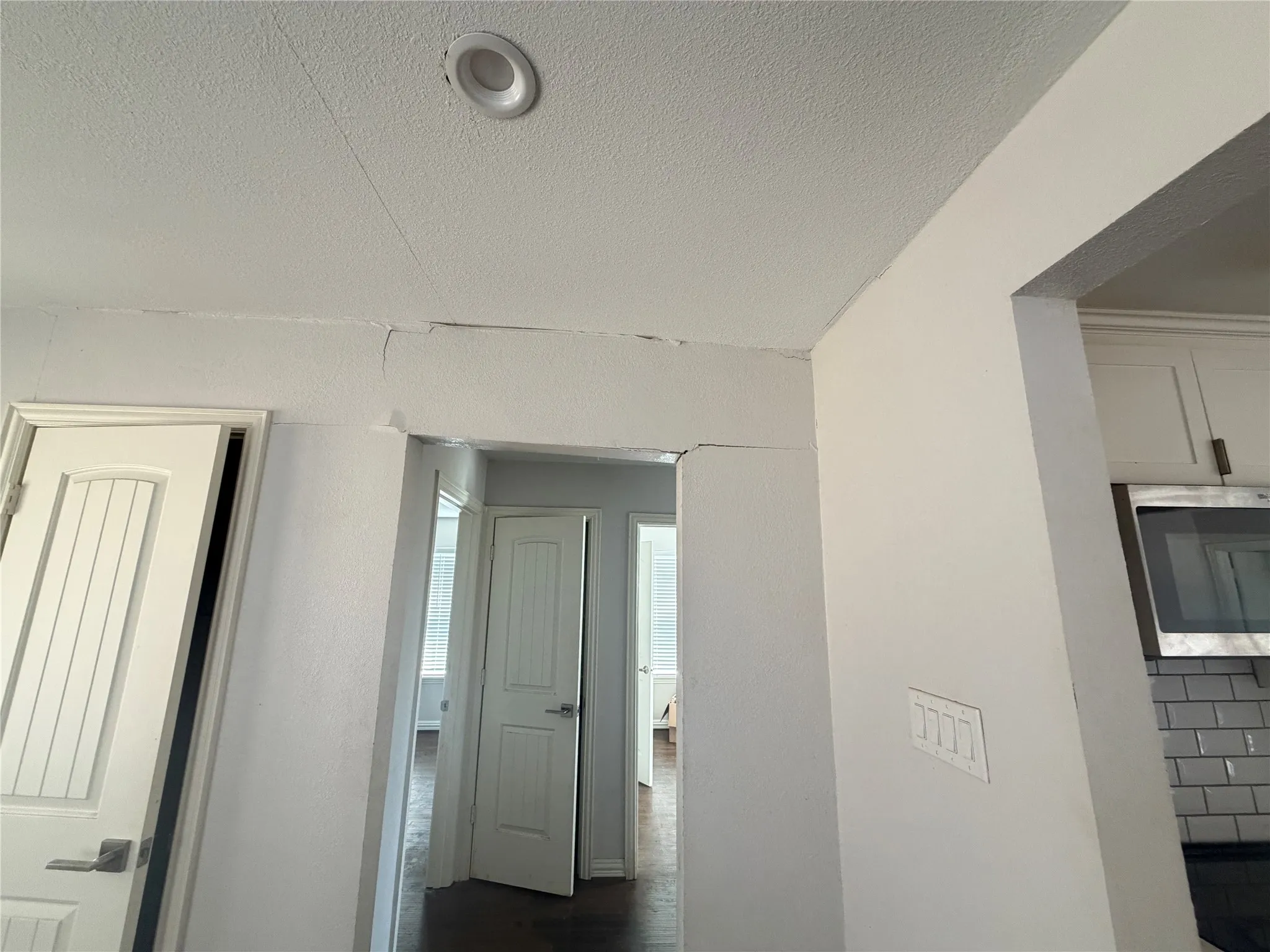 Single Family Residence For Sale in Dallas County , 1646 Briarcliff Road, Dallas, Texas 75235, 3 Bedroom, 2 Bathroom, 1 Garage spaces, 1,204 Sqft, built in 1949, mls#21217623, Real Estate Agent in Dallas, Homes For Sale in Dallas county, Homes For Sale in Dallas, Realtor in Dallas Texas, Real Estate Brokerage Independent Realty Texas, Luminita Cordes Realtor