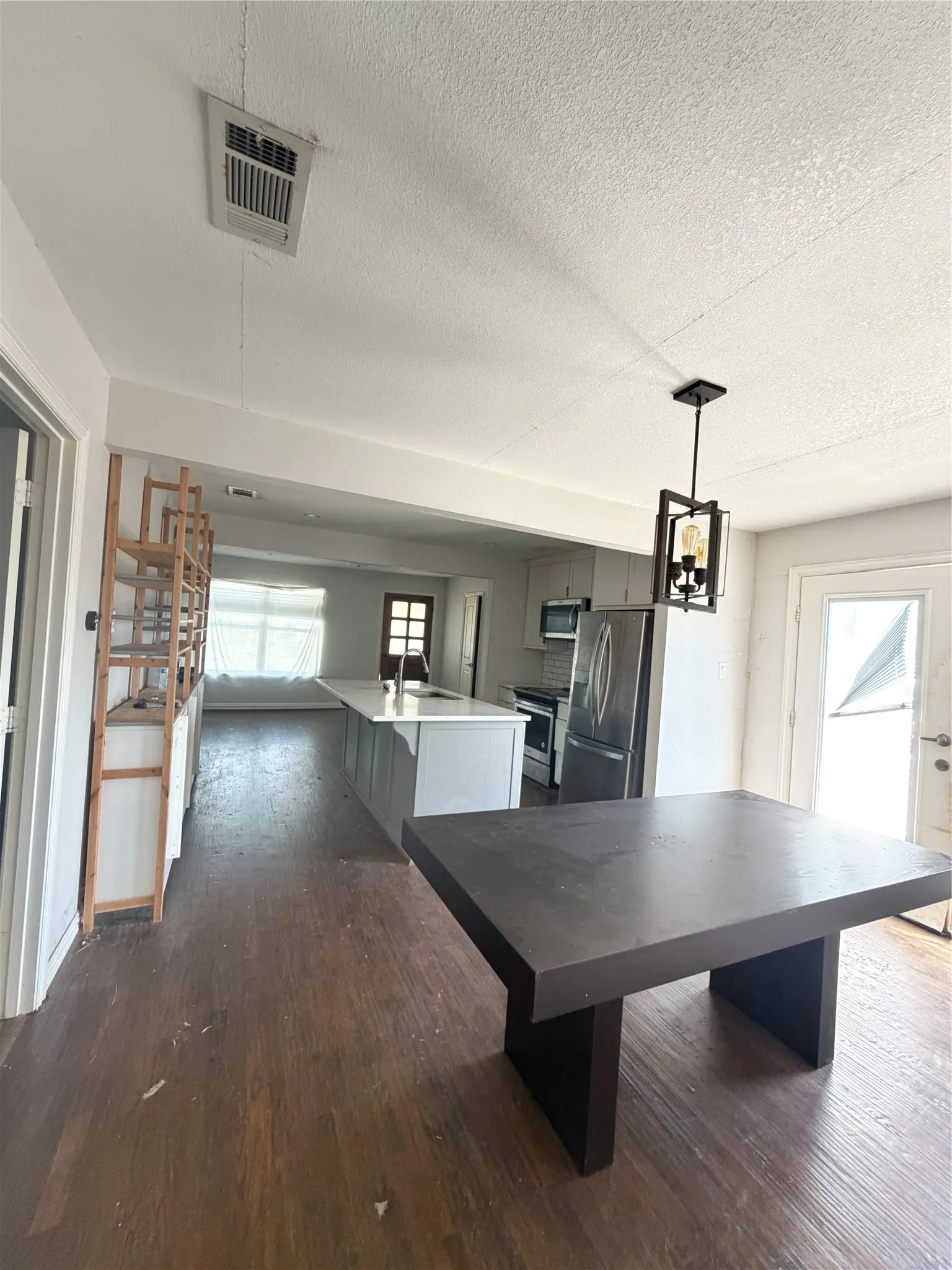 Single Family Residence For Sale in Dallas County , 1646 Briarcliff Road, Dallas, Texas 75235, 3 Bedroom, 2 Bathroom, 1 Garage spaces, 1,204 Sqft, built in 1949, mls#21217623, Real Estate Agent in Dallas, Homes For Sale in Dallas county, Homes For Sale in Dallas, Realtor in Dallas Texas, Real Estate Brokerage Independent Realty Texas, Luminita Cordes Realtor
