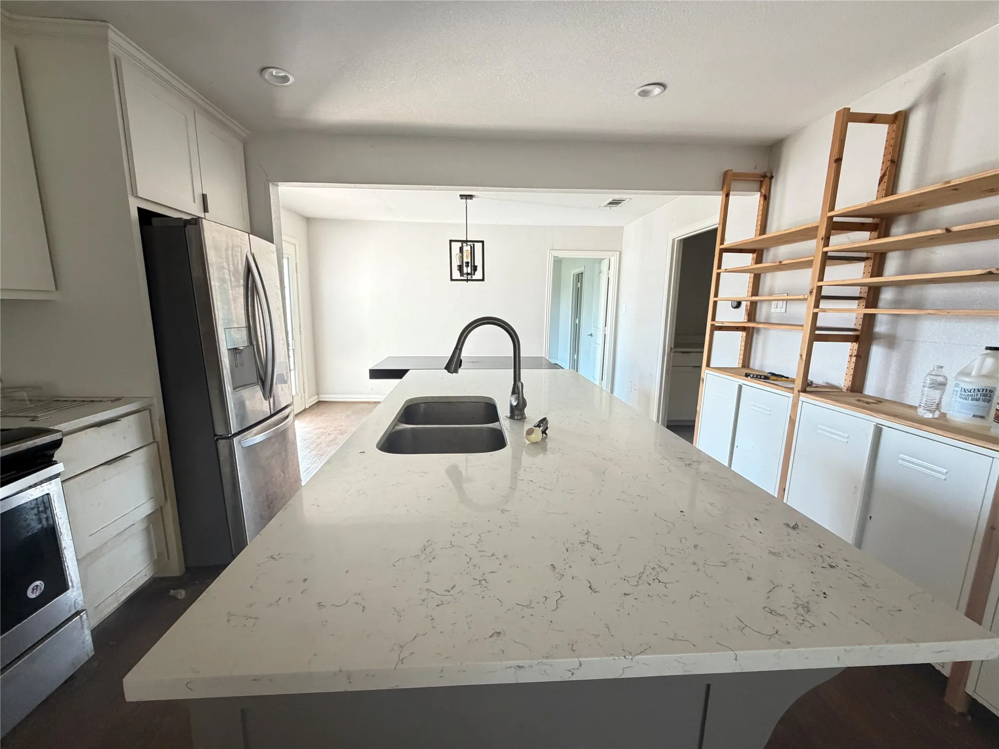 Single Family Residence For Sale in Dallas County , 1646 Briarcliff Road, Dallas, Texas 75235, 3 Bedroom, 2 Bathroom, 1 Garage spaces, 1,204 Sqft, built in 1949, mls#21217623, Real Estate Agent in Dallas, Homes For Sale in Dallas county, Homes For Sale in Dallas, Realtor in Dallas Texas, Real Estate Brokerage Independent Realty Texas, Luminita Cordes Realtor