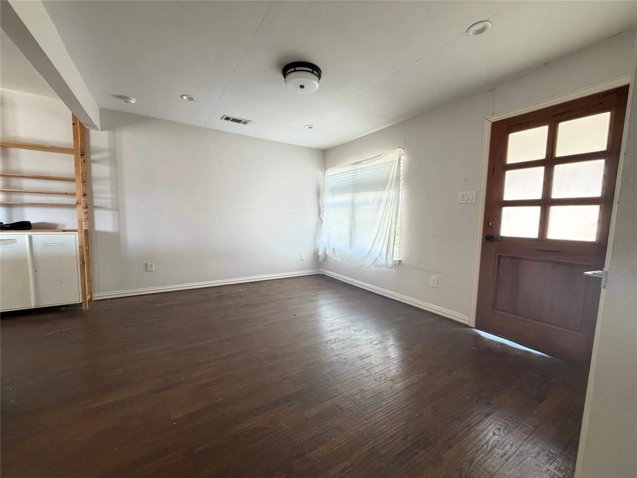 Single Family Residence For Sale in Dallas County , 1646 Briarcliff Road, Dallas, Texas 75235, 3 Bedroom, 2 Bathroom, 1 Garage spaces, 1,204 Sqft, built in 1949, mls#21217623, Real Estate Agent in Dallas, Homes For Sale in Dallas county, Homes For Sale in Dallas, Realtor in Dallas Texas, Real Estate Brokerage Independent Realty Texas, Luminita Cordes Realtor