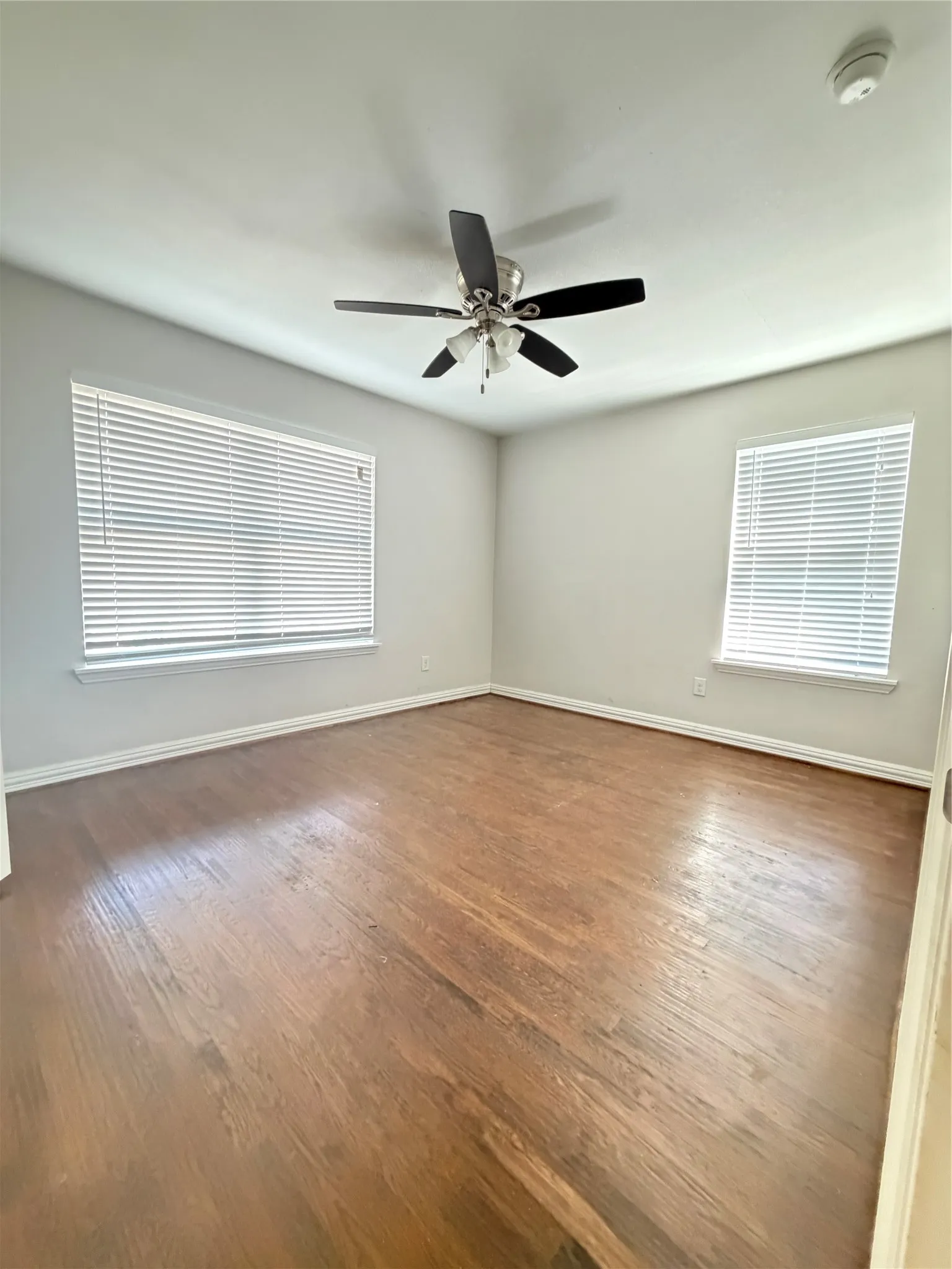 Single Family Residence For Sale in Dallas County , 1646 Briarcliff Road, Dallas, Texas 75235, 3 Bedroom, 2 Bathroom, 1 Garage spaces, 1,204 Sqft, built in 1949, mls#21217623, Real Estate Agent in Dallas, Homes For Sale in Dallas county, Homes For Sale in Dallas, Realtor in Dallas Texas, Real Estate Brokerage Independent Realty Texas, Luminita Cordes Realtor