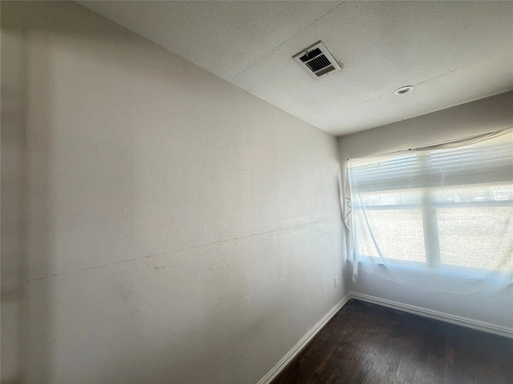 Single Family Residence For Sale in Dallas County , 1646 Briarcliff Road, Dallas, Texas 75235, 3 Bedroom, 2 Bathroom, 1 Garage spaces, 1,204 Sqft, built in 1949, mls#21217623, Real Estate Agent in Dallas, Homes For Sale in Dallas county, Homes For Sale in Dallas, Realtor in Dallas Texas, Real Estate Brokerage Independent Realty Texas, Luminita Cordes Realtor
