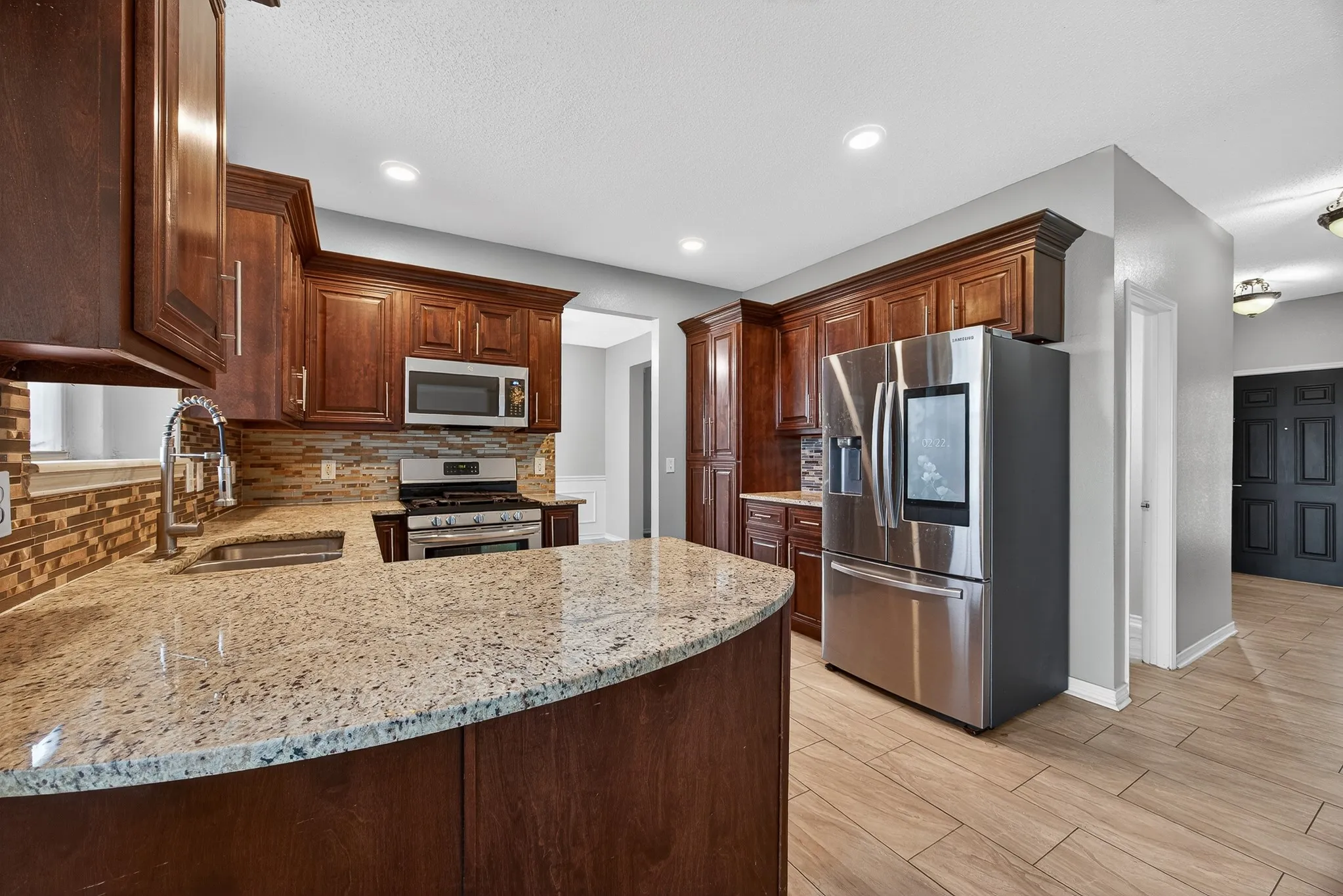 Single Family Residence For Sale in Dallas County , 2233 San Simeon Drive, Mesquite, Texas 75181, 4 Bedroom, 3 Bathroom, 2 Garage spaces, 3,012 Sqft, built in 2000, Preowned, mls#21218036, Real Estate Agent in Mesquite, Homes For Sale in Dallas county, Homes For Sale in Mesquite, Realtor in Mesquite Texas, Real Estate Brokerage Independent Realty Texas, Luminita Cordes Realtor