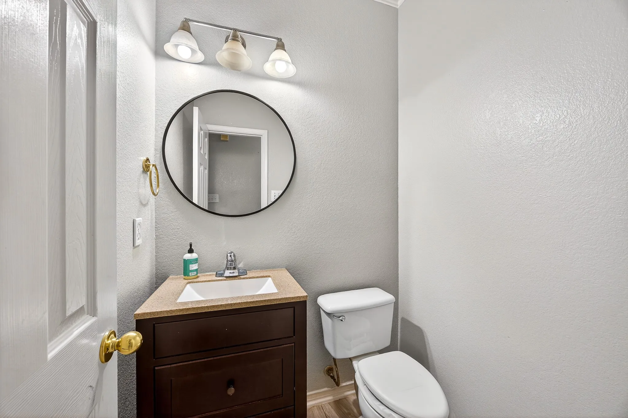 Single Family Residence For Sale in Dallas County , 2233 San Simeon Drive, Mesquite, Texas 75181, 4 Bedroom, 3 Bathroom, 2 Garage spaces, 3,012 Sqft, built in 2000, Preowned, mls#21218036, Real Estate Agent in Mesquite, Homes For Sale in Dallas county, Homes For Sale in Mesquite, Realtor in Mesquite Texas, Real Estate Brokerage Independent Realty Texas, Luminita Cordes Realtor