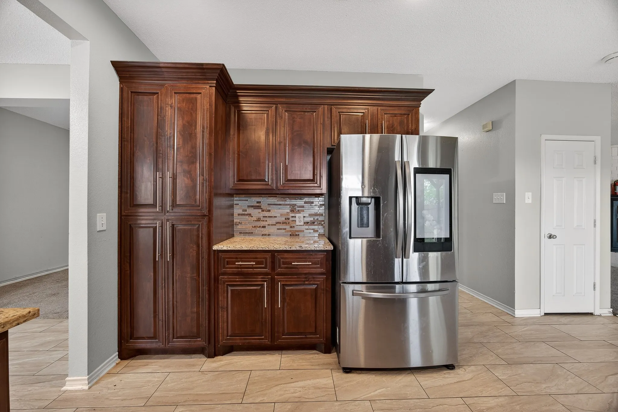 Single Family Residence For Sale in Dallas County , 2233 San Simeon Drive, Mesquite, Texas 75181, 4 Bedroom, 3 Bathroom, 2 Garage spaces, 3,012 Sqft, built in 2000, Preowned, mls#21218036, Real Estate Agent in Mesquite, Homes For Sale in Dallas county, Homes For Sale in Mesquite, Realtor in Mesquite Texas, Real Estate Brokerage Independent Realty Texas, Luminita Cordes Realtor
