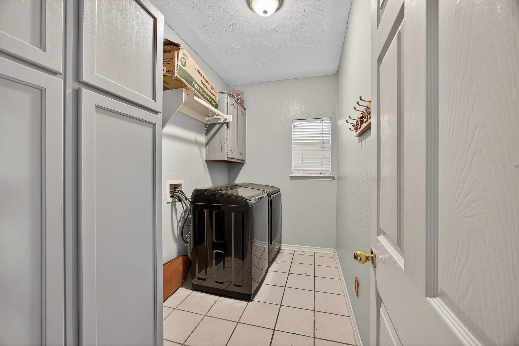 Single Family Residence For Sale in Dallas County , 2233 San Simeon Drive, Mesquite, Texas 75181, 4 Bedroom, 3 Bathroom, 2 Garage spaces, 3,012 Sqft, built in 2000, Preowned, mls#21218036, Real Estate Agent in Mesquite, Homes For Sale in Dallas county, Homes For Sale in Mesquite, Realtor in Mesquite Texas, Real Estate Brokerage Independent Realty Texas, Luminita Cordes Realtor