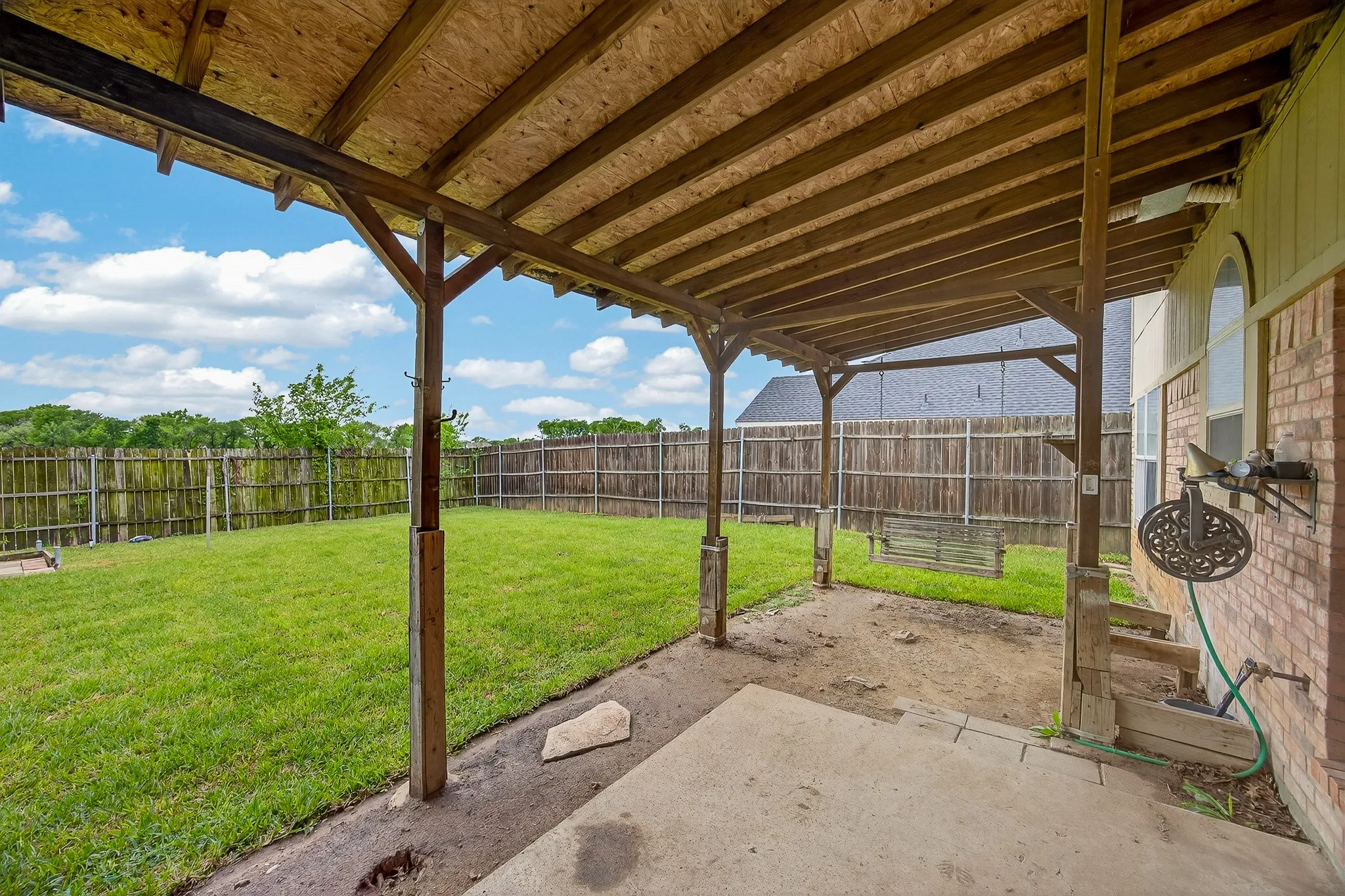 Single Family Residence For Sale in Dallas County , 2233 San Simeon Drive, Mesquite, Texas 75181, 4 Bedroom, 3 Bathroom, 2 Garage spaces, 3,012 Sqft, built in 2000, Preowned, mls#21218036, Real Estate Agent in Mesquite, Homes For Sale in Dallas county, Homes For Sale in Mesquite, Realtor in Mesquite Texas, Real Estate Brokerage Independent Realty Texas, Luminita Cordes Realtor