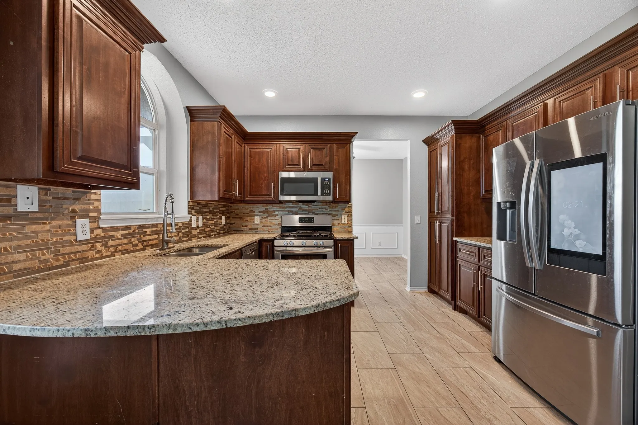 Single Family Residence For Sale in Dallas County , 2233 San Simeon Drive, Mesquite, Texas 75181, 4 Bedroom, 3 Bathroom, 2 Garage spaces, 3,012 Sqft, built in 2000, Preowned, mls#21218036, Real Estate Agent in Mesquite, Homes For Sale in Dallas county, Homes For Sale in Mesquite, Realtor in Mesquite Texas, Real Estate Brokerage Independent Realty Texas, Luminita Cordes Realtor