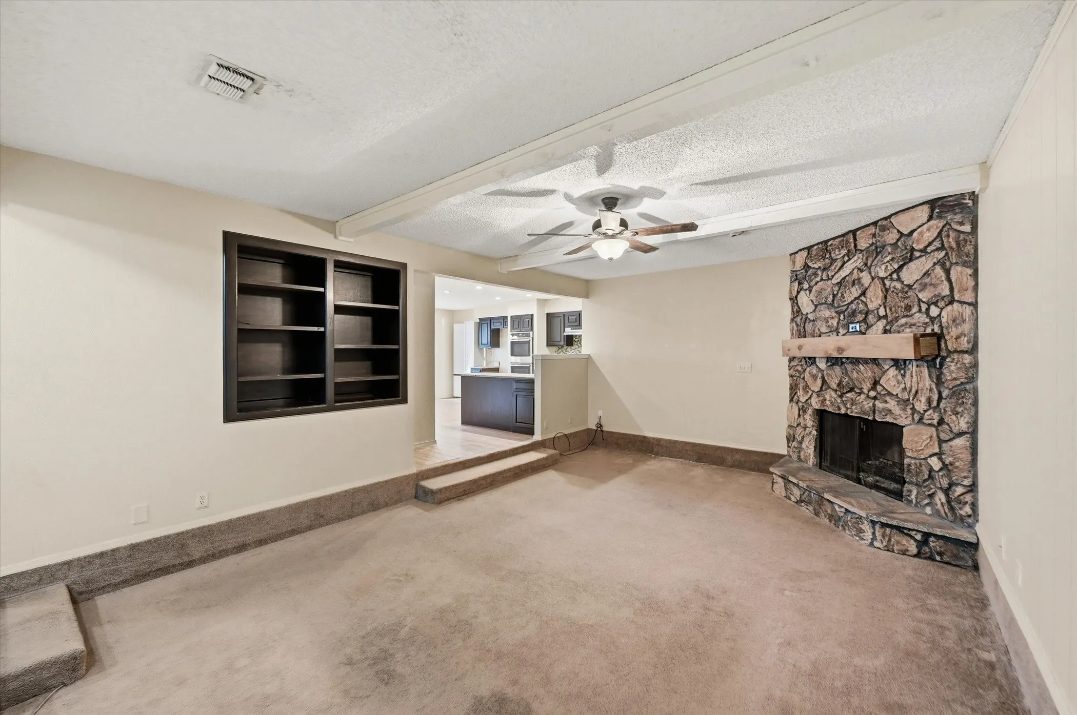 Single Family Residence For Sale in Tarrant County , 1503 N Fielder Road, Arlington, Texas 76012, 5 Bedroom, 3 Bathroom, Garage spaces, 2,658 Sqft, built in 1978, mls#21217011, Real Estate Agent in Arlington, Homes For Sale in Tarrant county, Homes For Sale in Arlington, Realtor in Arlington Texas, Real Estate Brokerage Independent Realty Texas, Luminita Cordes Realtor