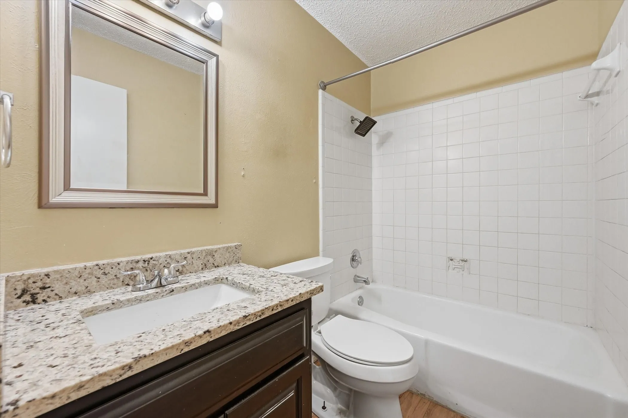 Single Family Residence For Sale in Tarrant County , 1503 N Fielder Road, Arlington, Texas 76012, 5 Bedroom, 3 Bathroom, Garage spaces, 2,658 Sqft, built in 1978, mls#21217011, Real Estate Agent in Arlington, Homes For Sale in Tarrant county, Homes For Sale in Arlington, Realtor in Arlington Texas, Real Estate Brokerage Independent Realty Texas, Luminita Cordes Realtor