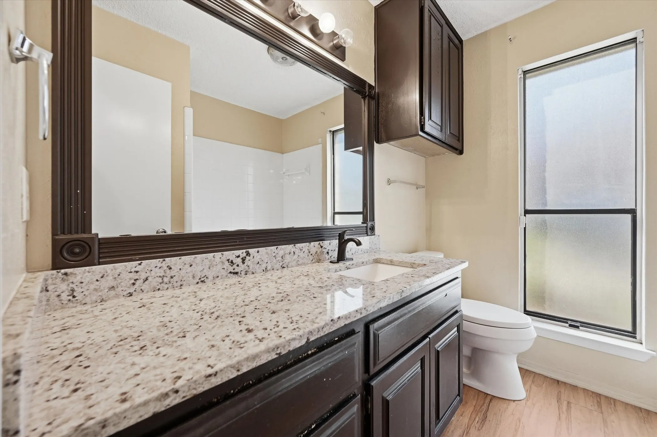 Single Family Residence For Sale in Tarrant County , 1503 N Fielder Road, Arlington, Texas 76012, 5 Bedroom, 3 Bathroom, Garage spaces, 2,658 Sqft, built in 1978, mls#21217011, Real Estate Agent in Arlington, Homes For Sale in Tarrant county, Homes For Sale in Arlington, Realtor in Arlington Texas, Real Estate Brokerage Independent Realty Texas, Luminita Cordes Realtor