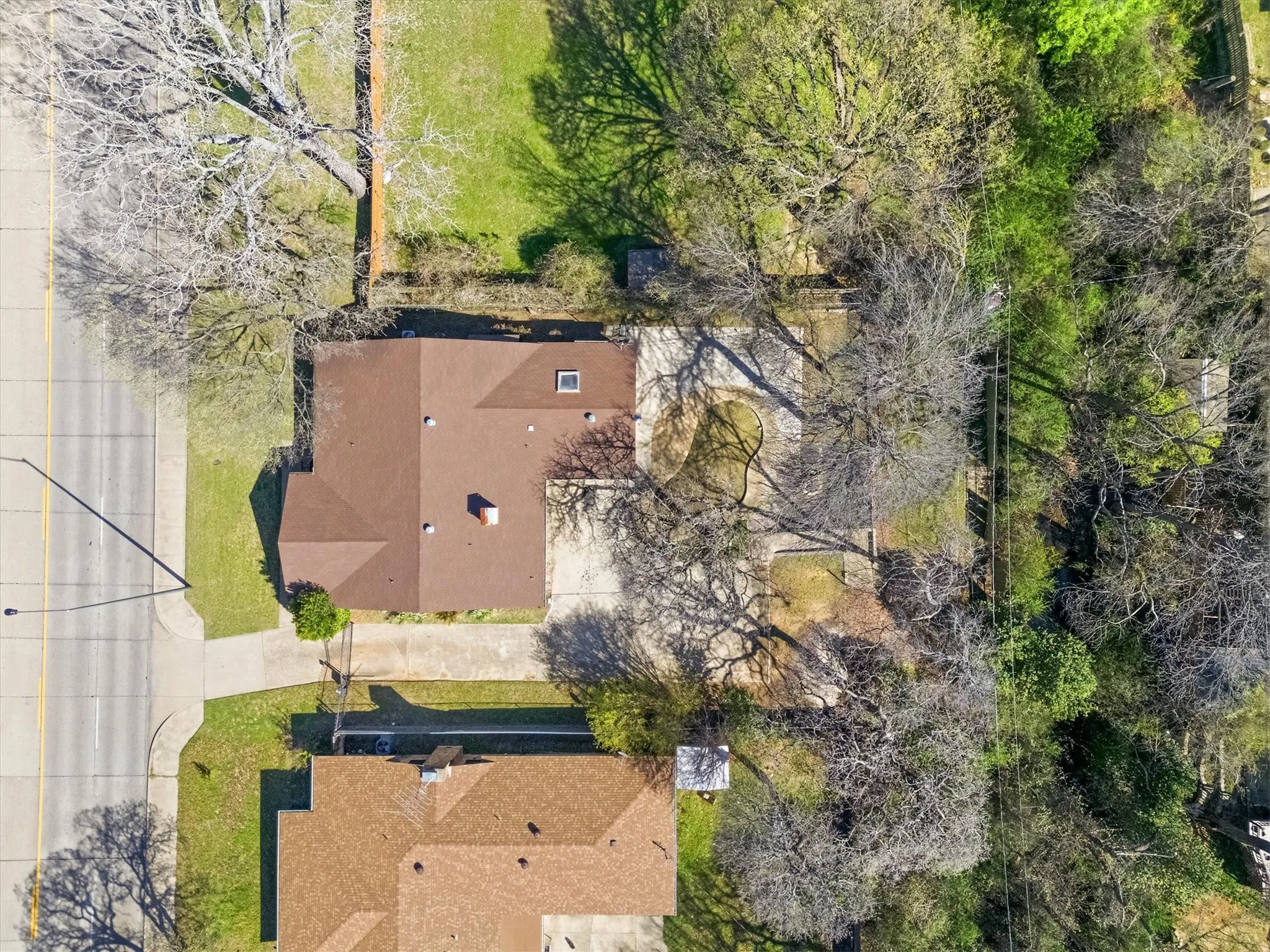 Single Family Residence For Sale in Tarrant County , 1503 N Fielder Road, Arlington, Texas 76012, 5 Bedroom, 3 Bathroom, Garage spaces, 2,658 Sqft, built in 1978, mls#21217011, Real Estate Agent in Arlington, Homes For Sale in Tarrant county, Homes For Sale in Arlington, Realtor in Arlington Texas, Real Estate Brokerage Independent Realty Texas, Luminita Cordes Realtor