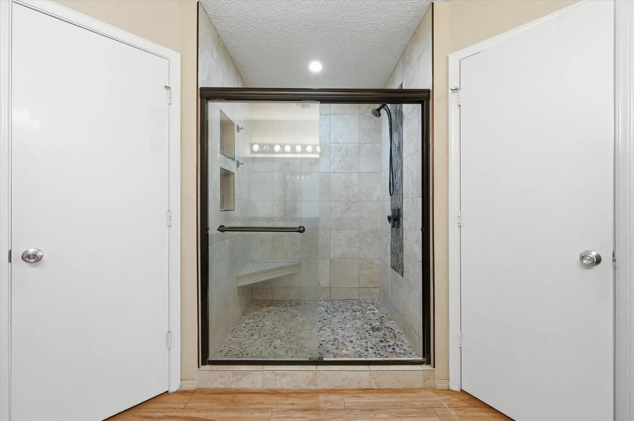Single Family Residence For Sale in Tarrant County , 1503 N Fielder Road, Arlington, Texas 76012, 5 Bedroom, 3 Bathroom, Garage spaces, 2,658 Sqft, built in 1978, mls#21217011, Real Estate Agent in Arlington, Homes For Sale in Tarrant county, Homes For Sale in Arlington, Realtor in Arlington Texas, Real Estate Brokerage Independent Realty Texas, Luminita Cordes Realtor